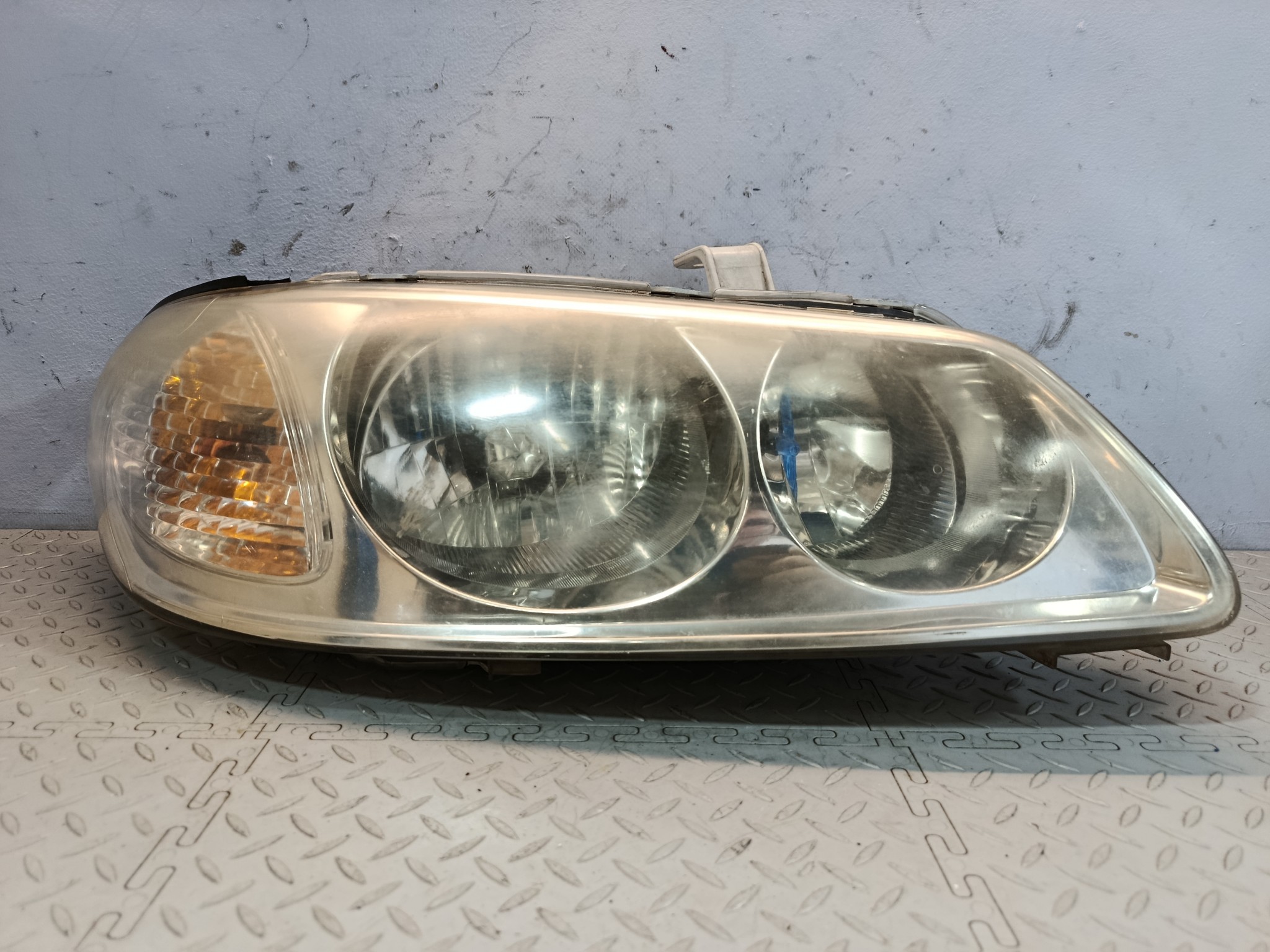 ФАРА NISSAN ПРАВАЯ 260106N625  KE854