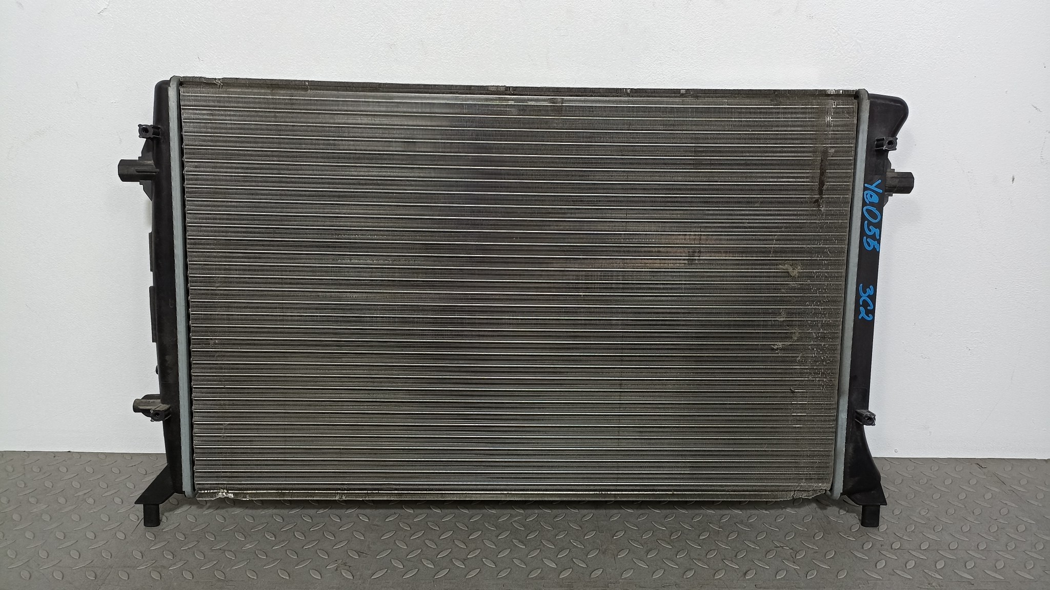 РАДИАТОР ДВИГАТЕЛЯ AUDI VOLKSWAGEN SEAT SKODA 1K0121251AT YE055Z