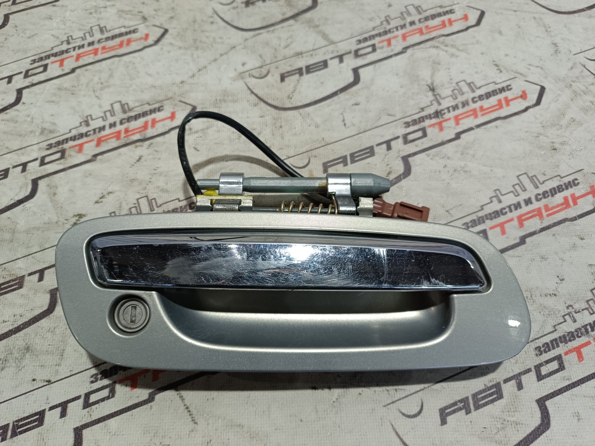 РУЧКА ДВЕРИ ВНЕШНЯЯ NISSAN INFINITI ПЕРЕДНЯЯ ПРАВАЯ 80606AR015  серебро, KX6 XA3912Z