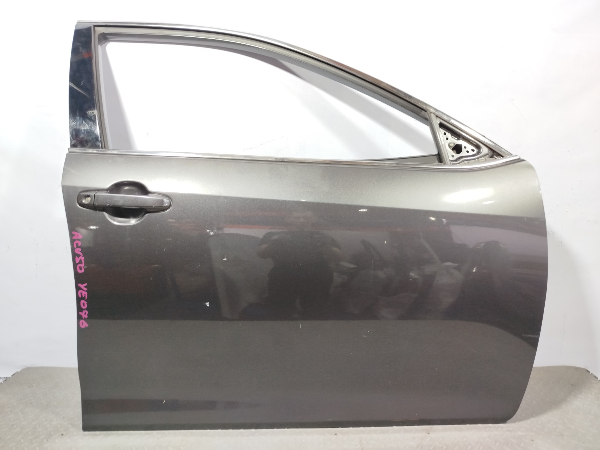 ДВЕРЬ TOYOTA DAIHATSU ALTIS CAMRY 6700133200 ПЕРЕДНЯЯ ПРАВАЯ  серый, 1G3 YE076