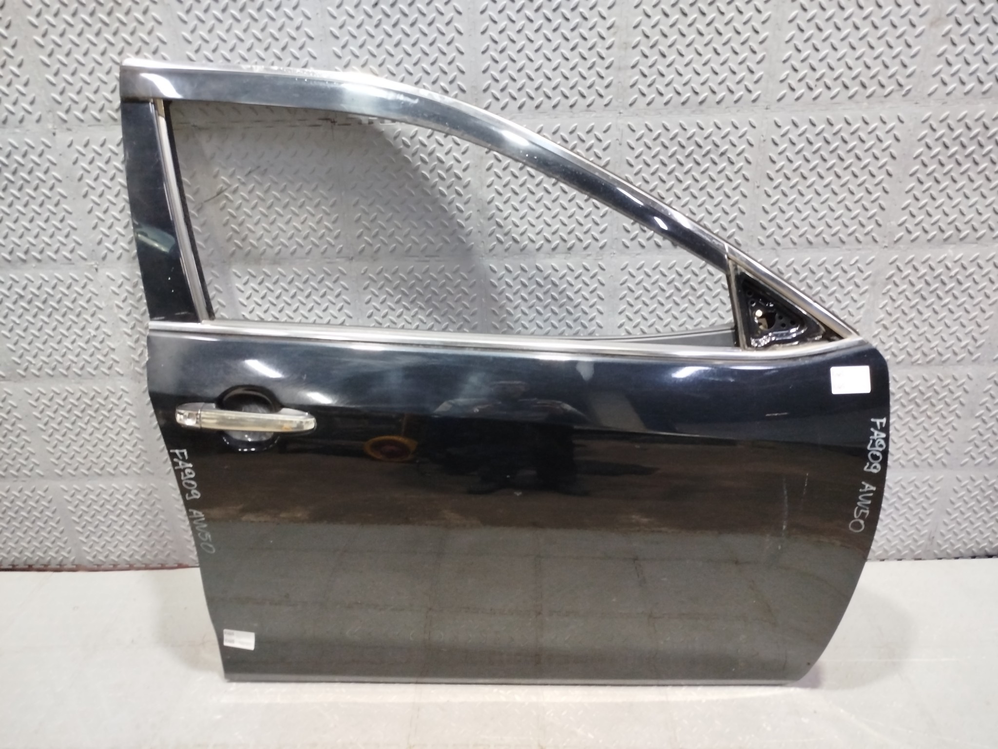 ДВЕРЬ TOYOTA DAIHATSU ALTIS CAMRY 6700133200 ПЕРЕДНЯЯ ПРАВАЯ  черный, 218 FA909