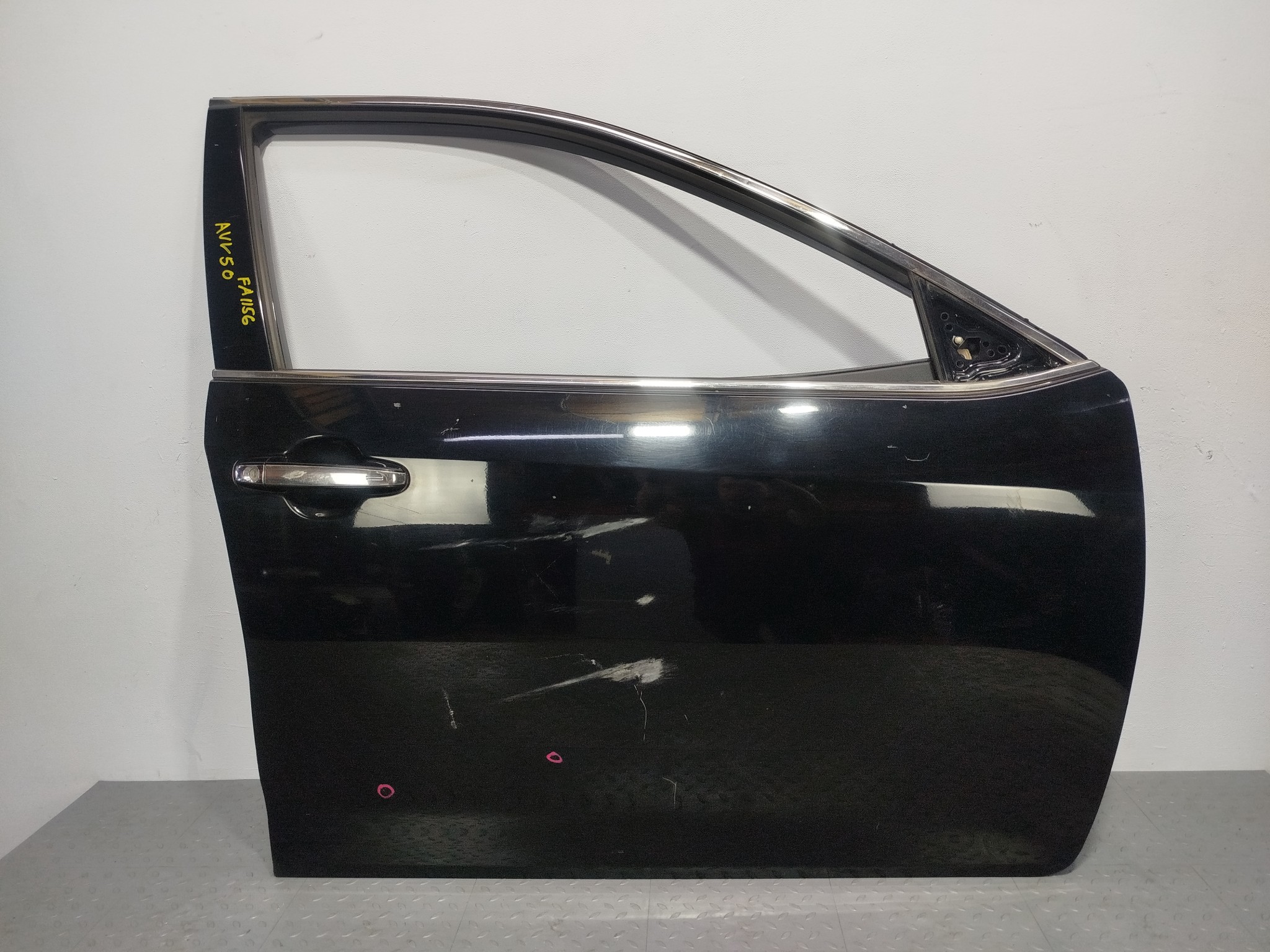 ДВЕРЬ TOYOTA DAIHATSU ALTIS CAMRY 6700133200 ПЕРЕДНЯЯ ПРАВАЯ  черный, 218 FA1156