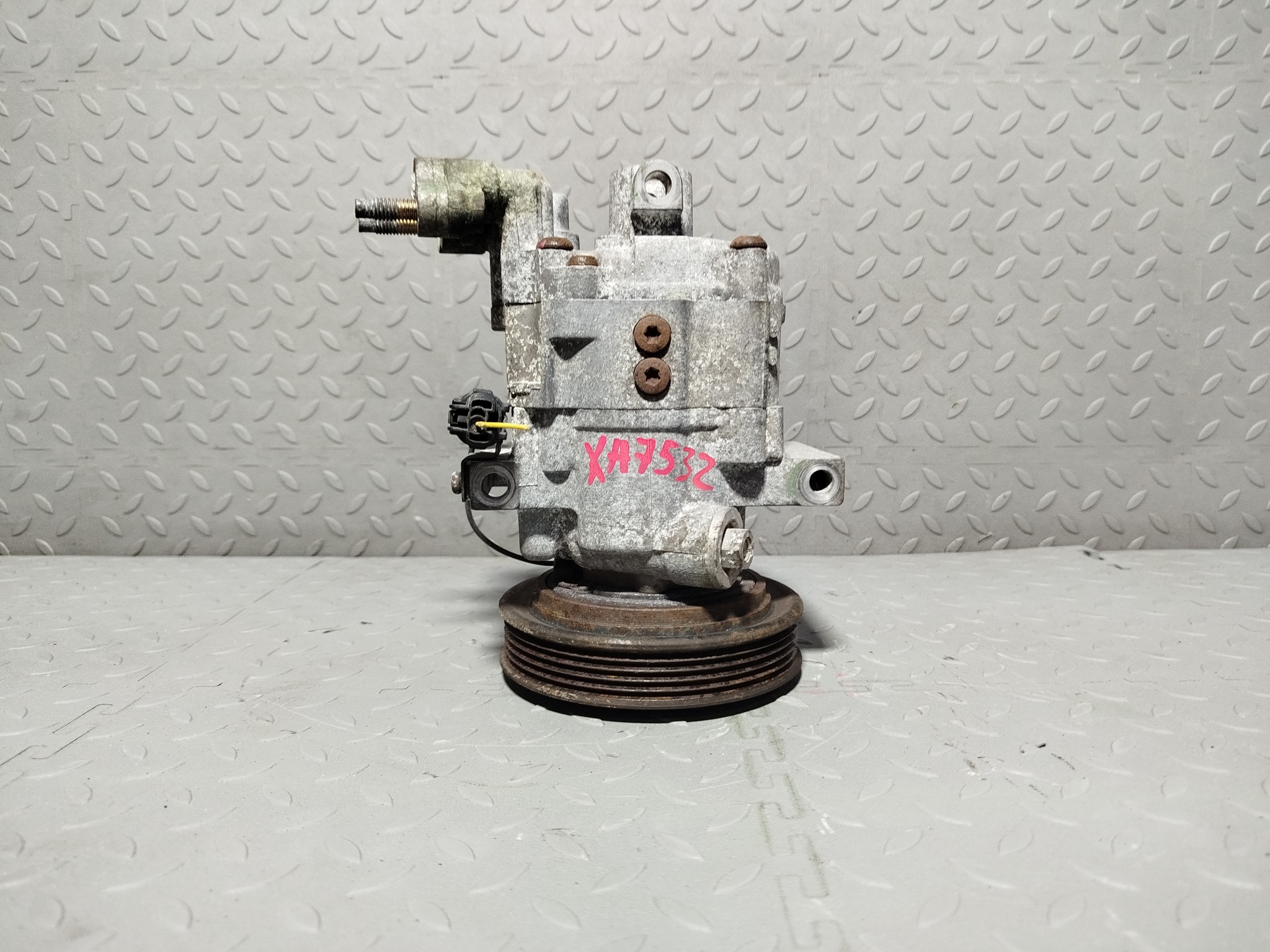 КОМПРЕССОР КОНДИЦИОНЕРА NISSAN 92600AX010 XA7532Z
