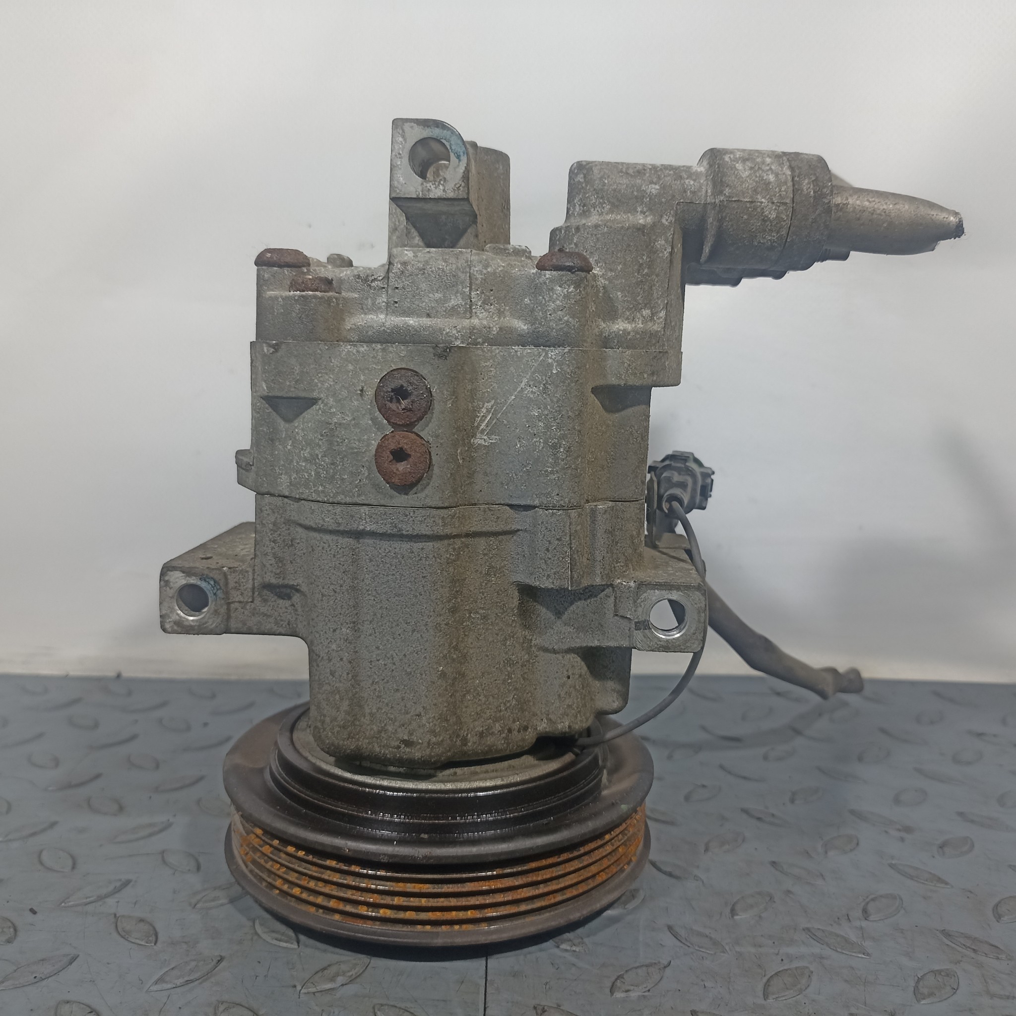 КОМПРЕССОР КОНДИЦИОНЕРА NISSAN 92600AX010 F2577Z