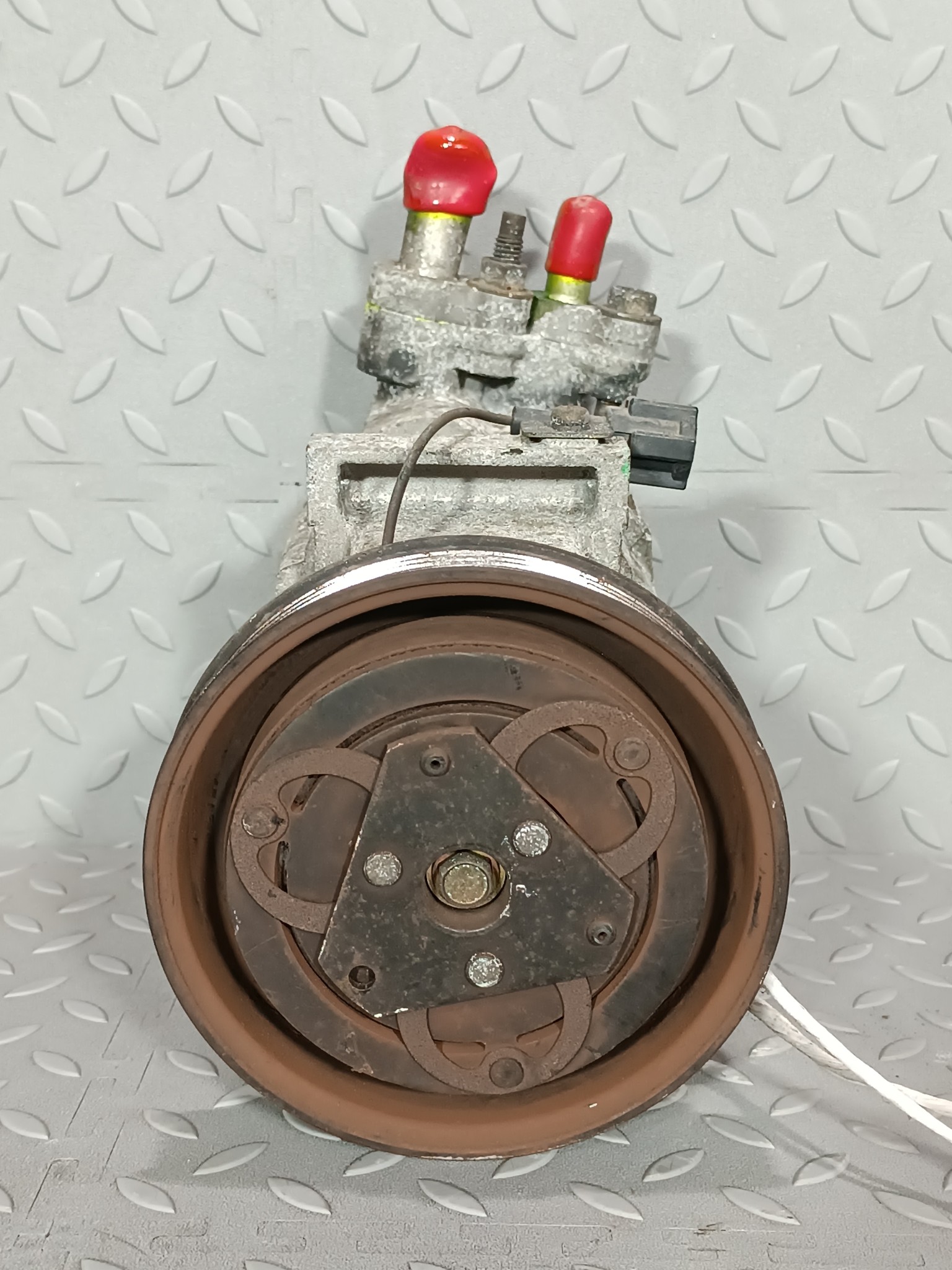 КОМПРЕССОР КОНДИЦИОНЕРА NISSAN 92600AX010 F2476Z