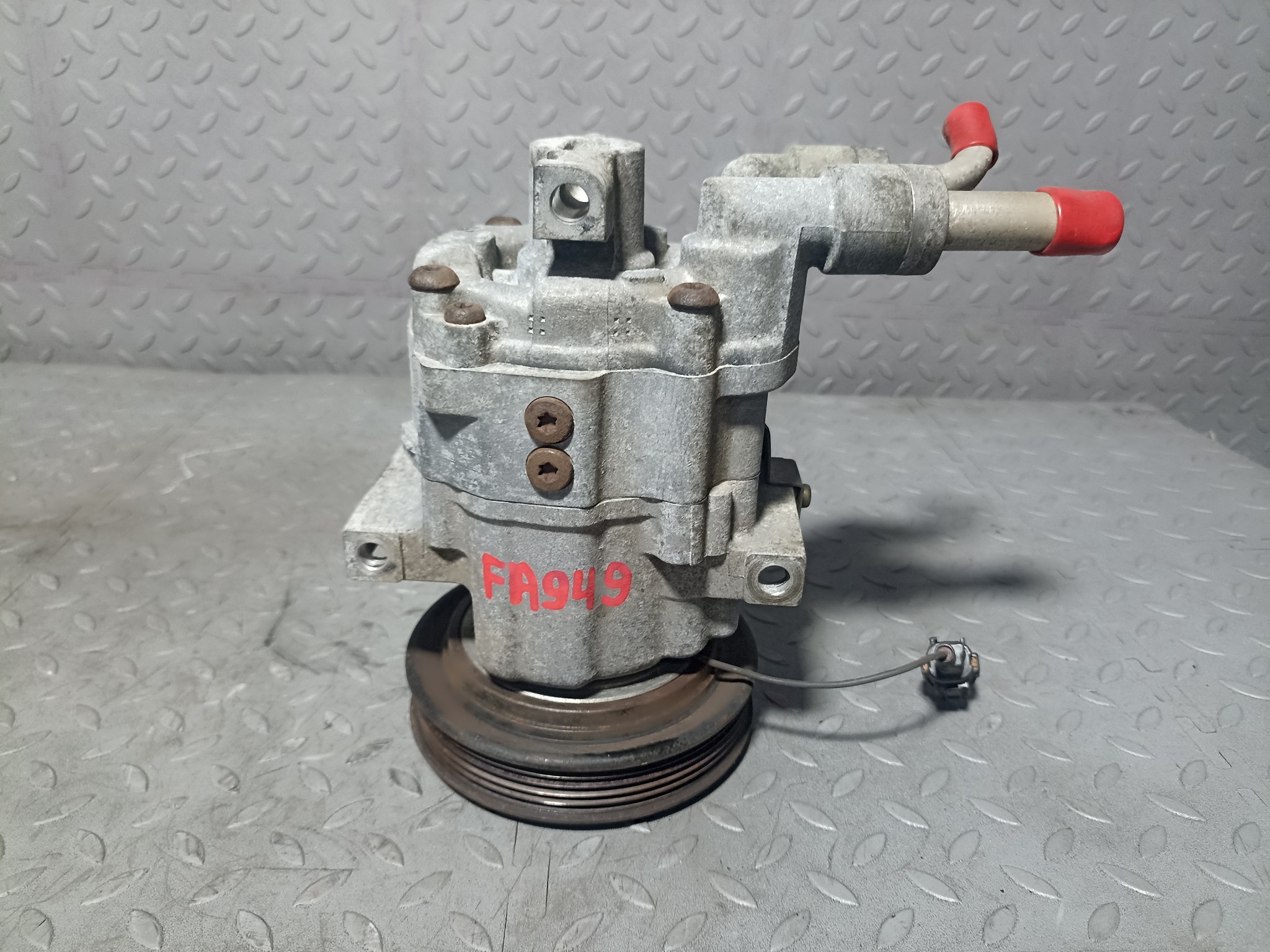 КОМПРЕССОР КОНДИЦИОНЕРА NISSAN 92600AX010 FA949Z