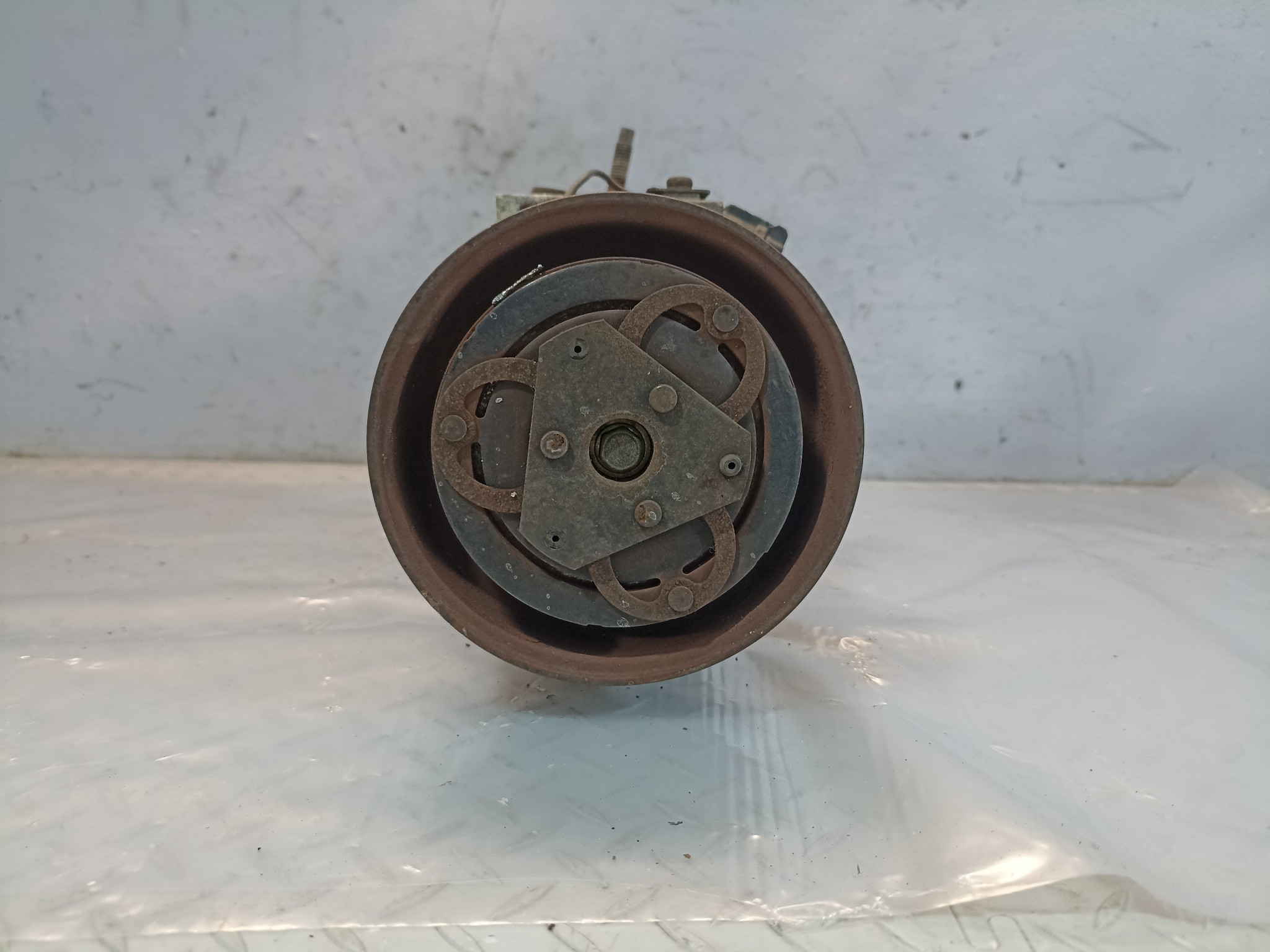 КОМПРЕССОР КОНДИЦИОНЕРА NISSAN 92600AX010 FA967Z