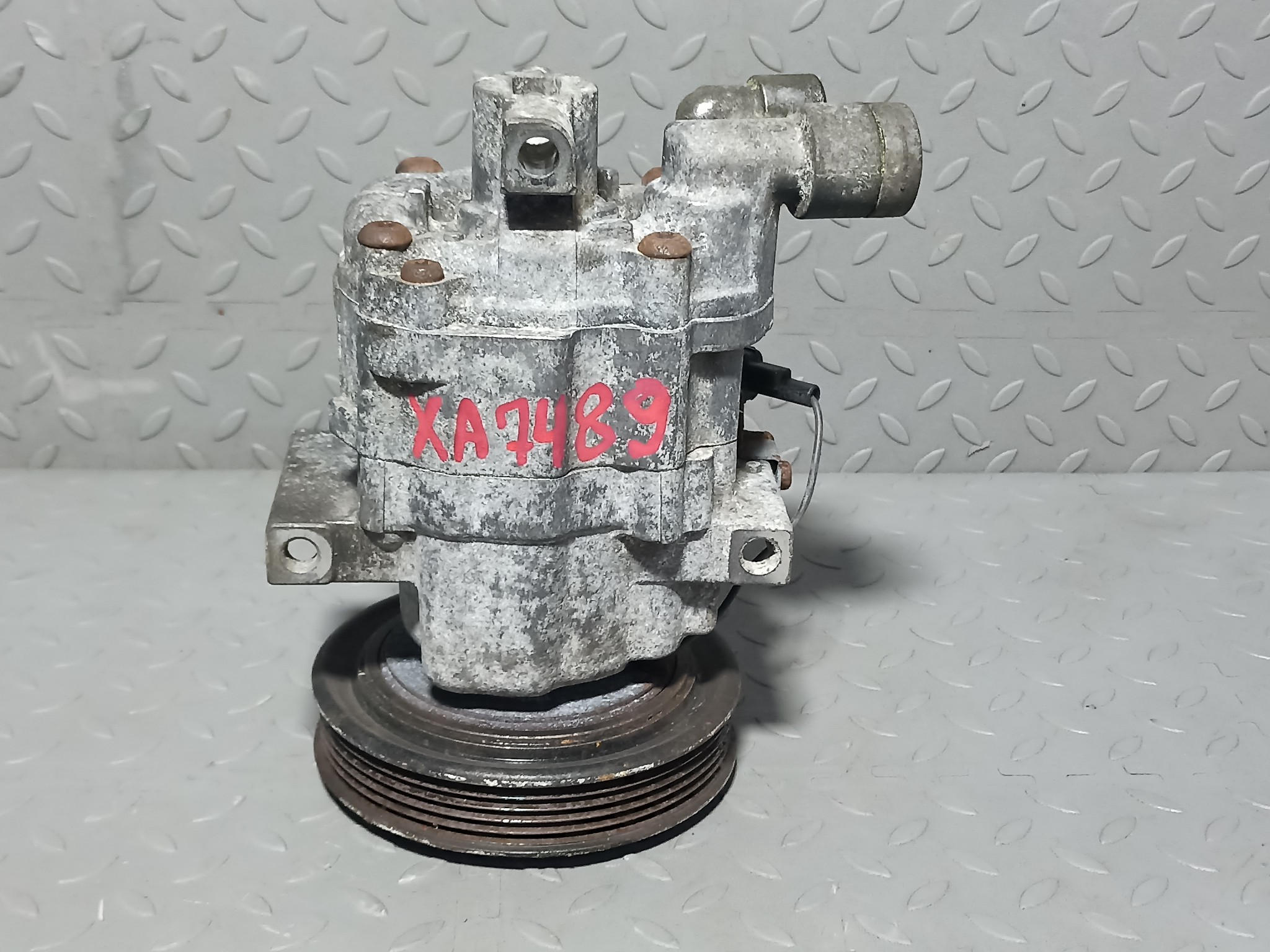 КОМПРЕССОР КОНДИЦИОНЕРА NISSAN 92600AX010 XA7489Z