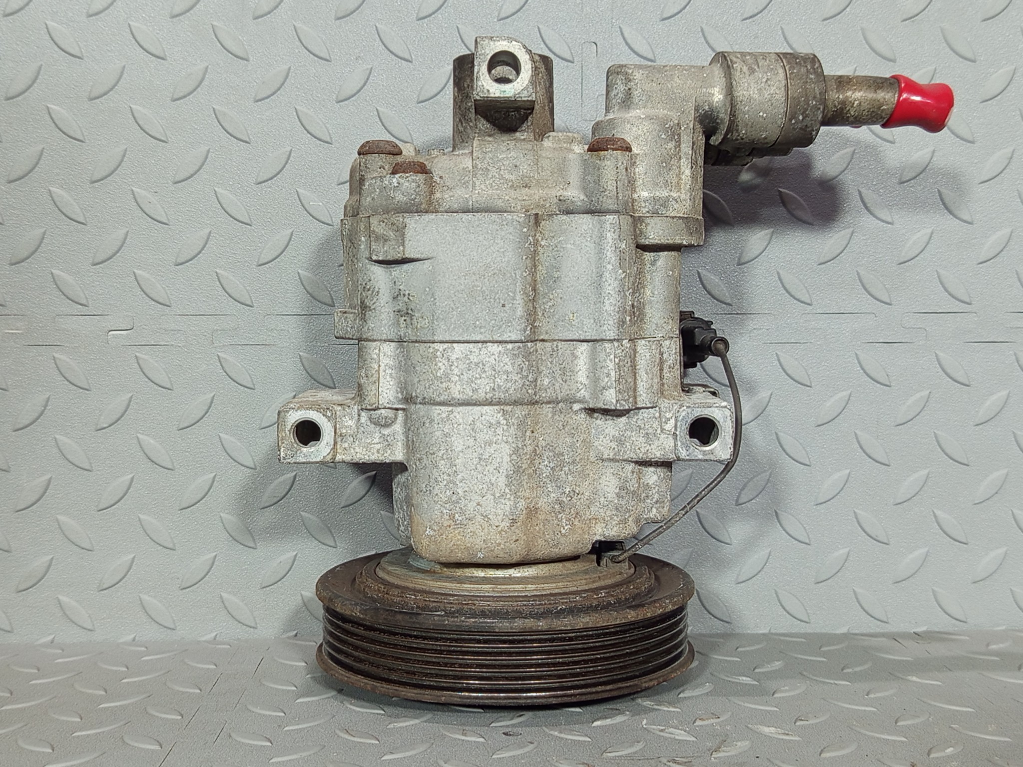 КОМПРЕССОР КОНДИЦИОНЕРА NISSAN 92600AX010 F2475Z