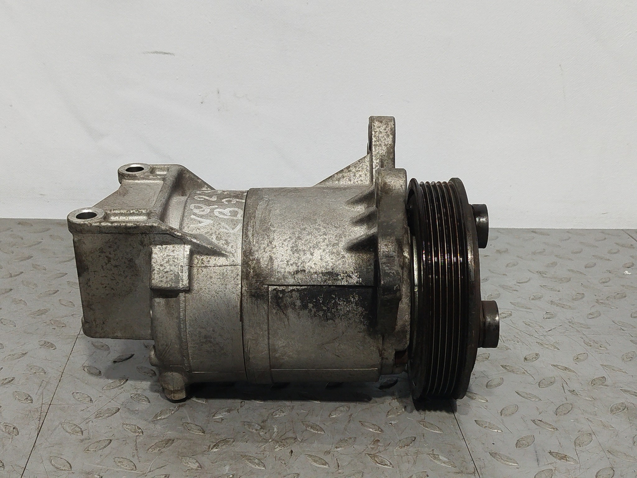 КОМПРЕССОР КОНДИЦИОНЕРА NISSAN 926009Y400 KB752