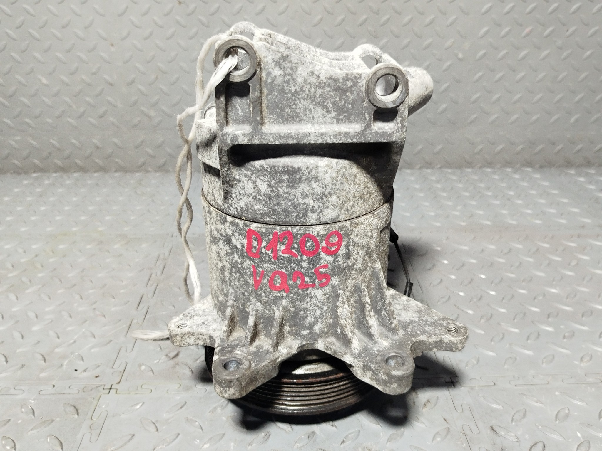 КОМПРЕССОР КОНДИЦИОНЕРА NISSAN 926009Y400 D1209