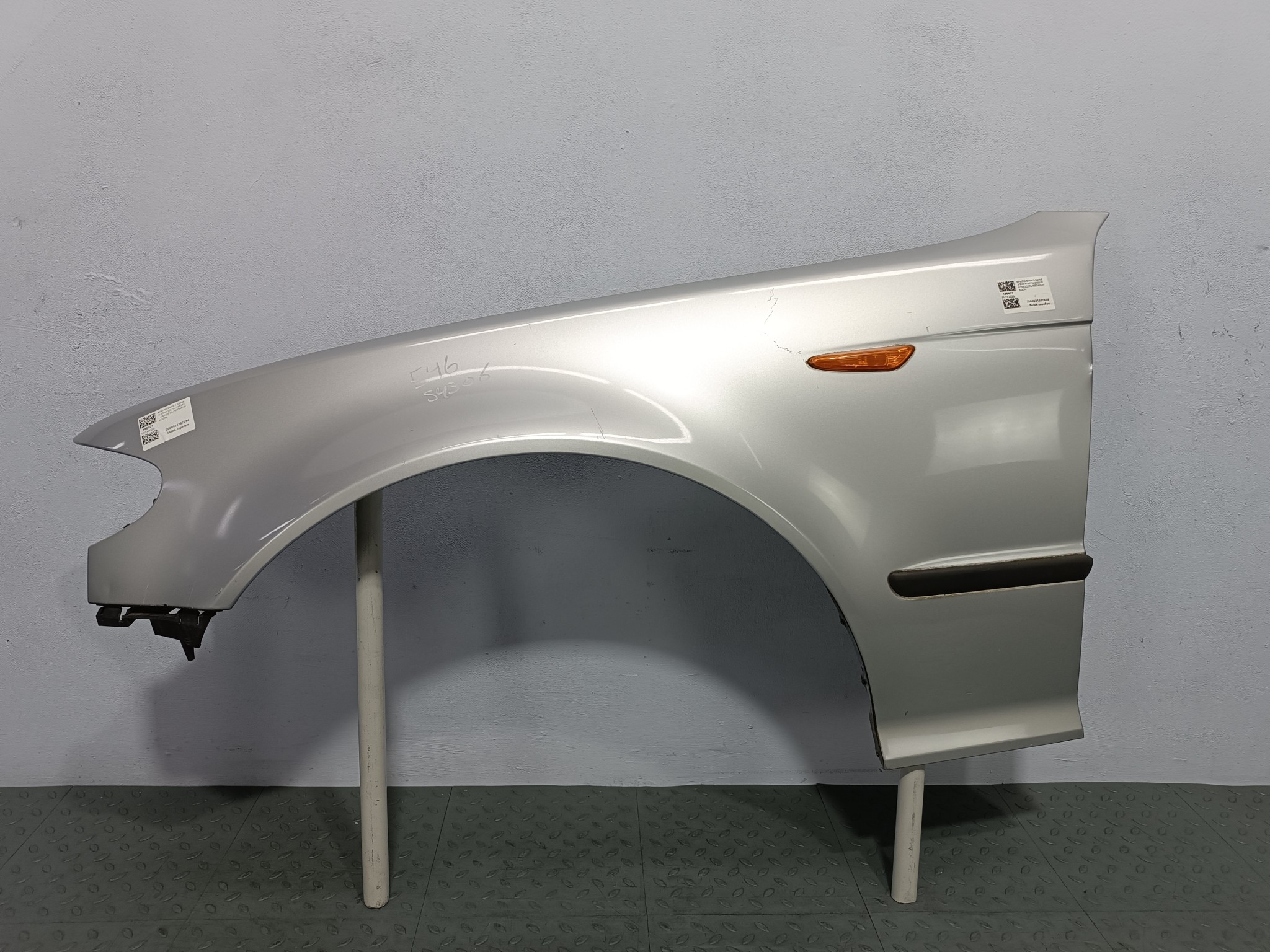 КРЫЛО BMW 3-SERIES 41357042323 ПЕРЕДНЕЕ ЛЕВОЕ серебро S4306