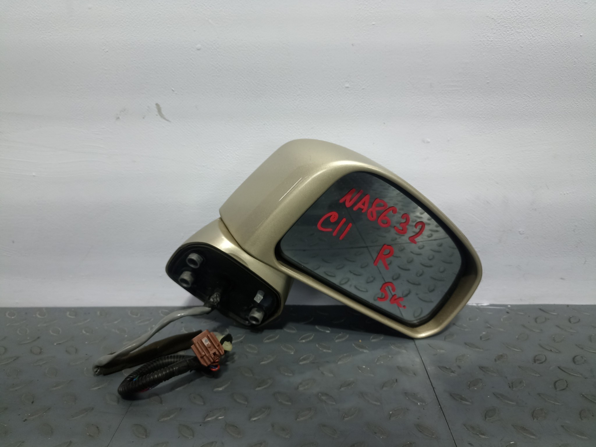 ЗЕРКАЛО NISSAN TIIDA TIIDA LATIO ПРАВОЕ 96301ED108 бежевый, C42 NA8632