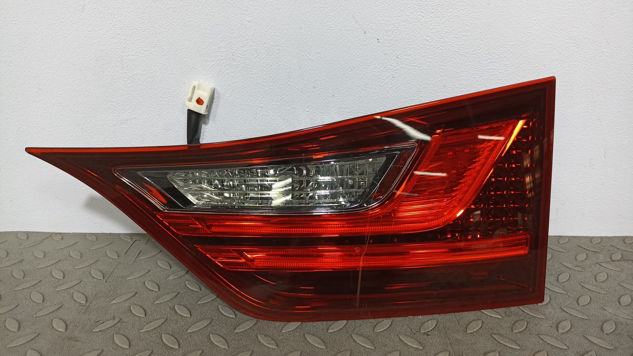 ФАЛЬШПАНЕЛЬ LEXUS ПРАВАЯ 8158030490  FA980Z