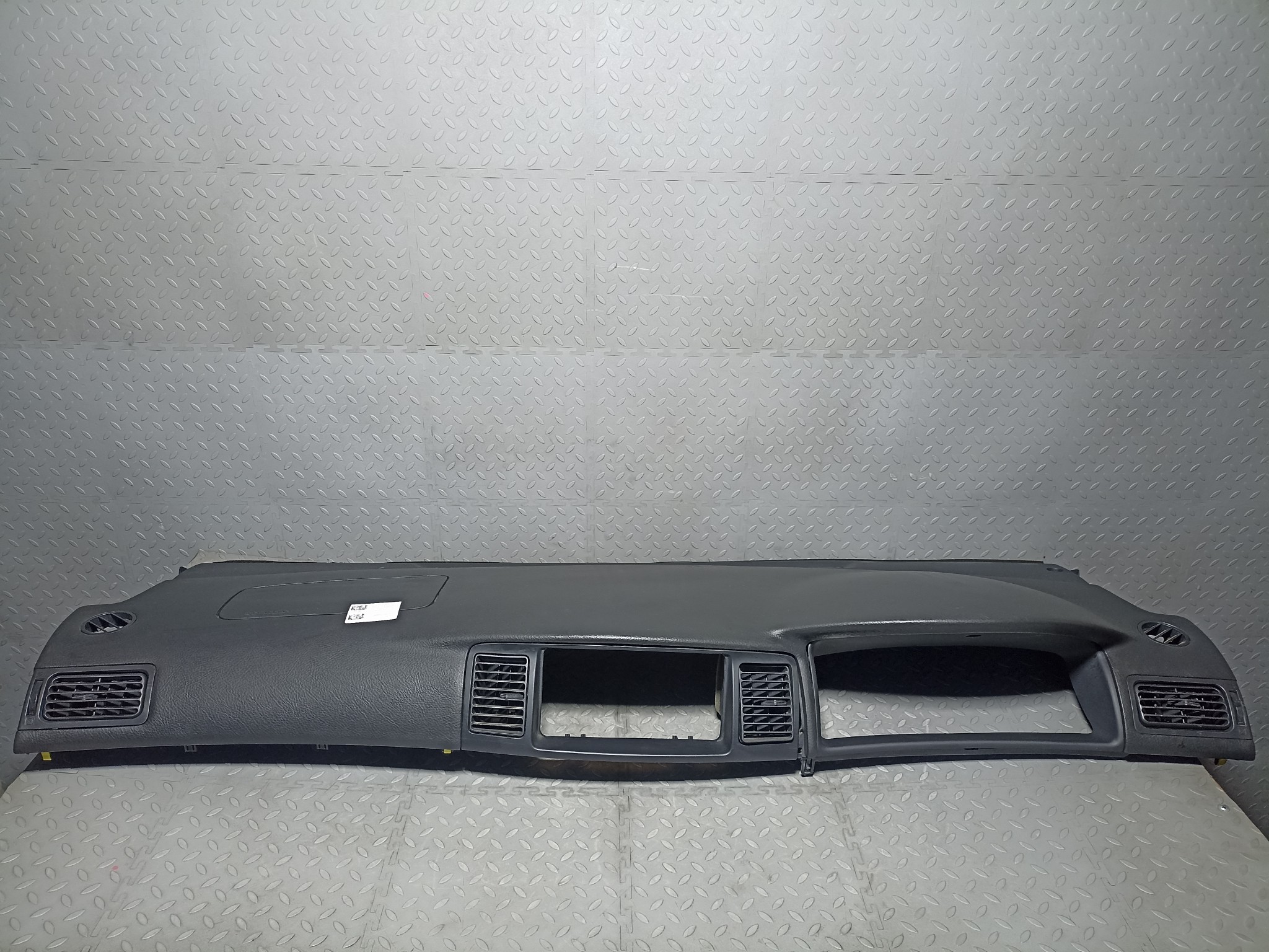 ПАНЕЛЬ/ТОРПЕДО TOYOTA ВЕРХНЯЯ 5530212010B0  черный, 3E5 S4376