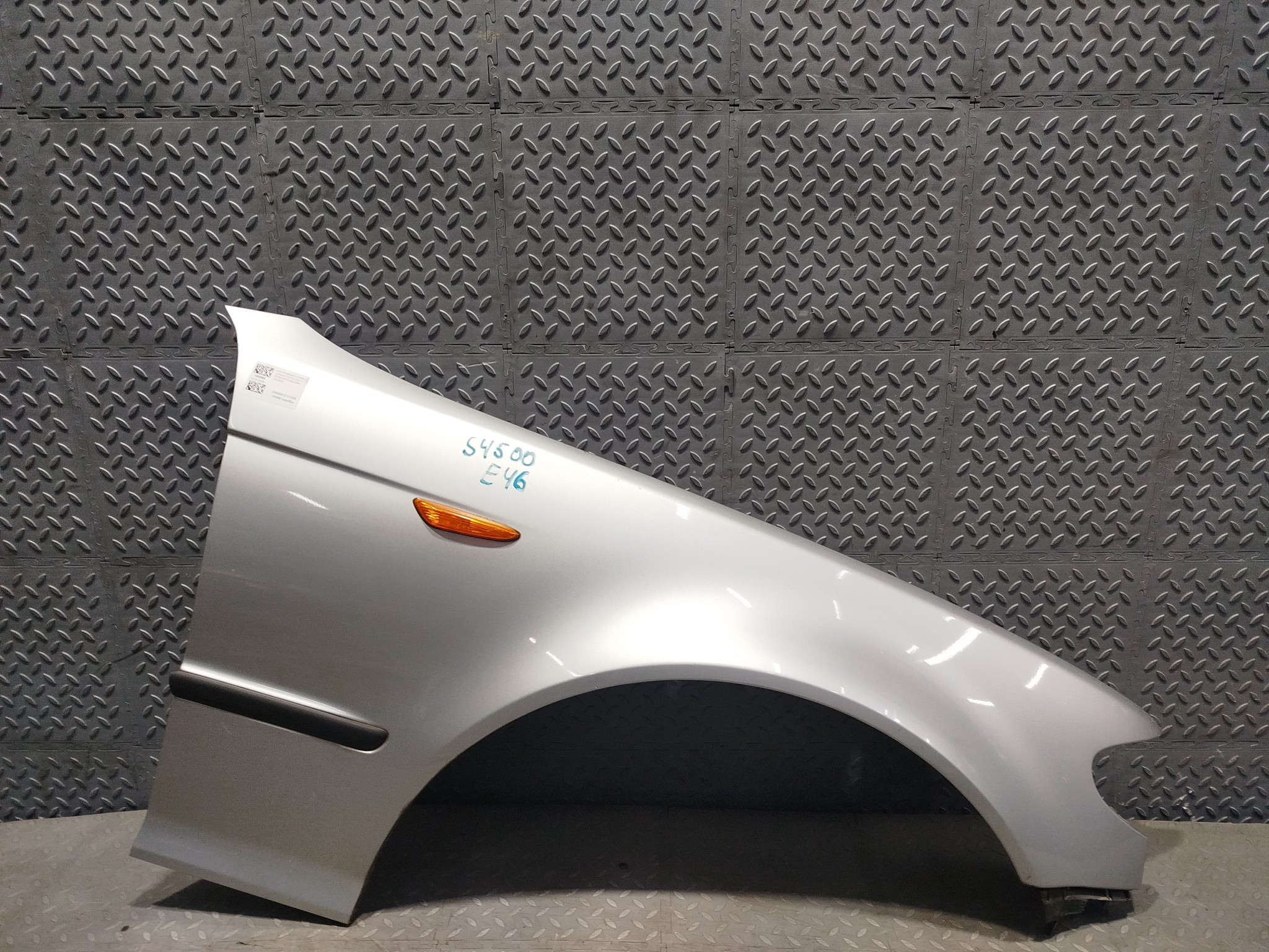 КРЫЛО BMW 3-SERIES 41357042324 ПЕРЕДНЕЕ ПРАВОЕ серебро, 354 S4500