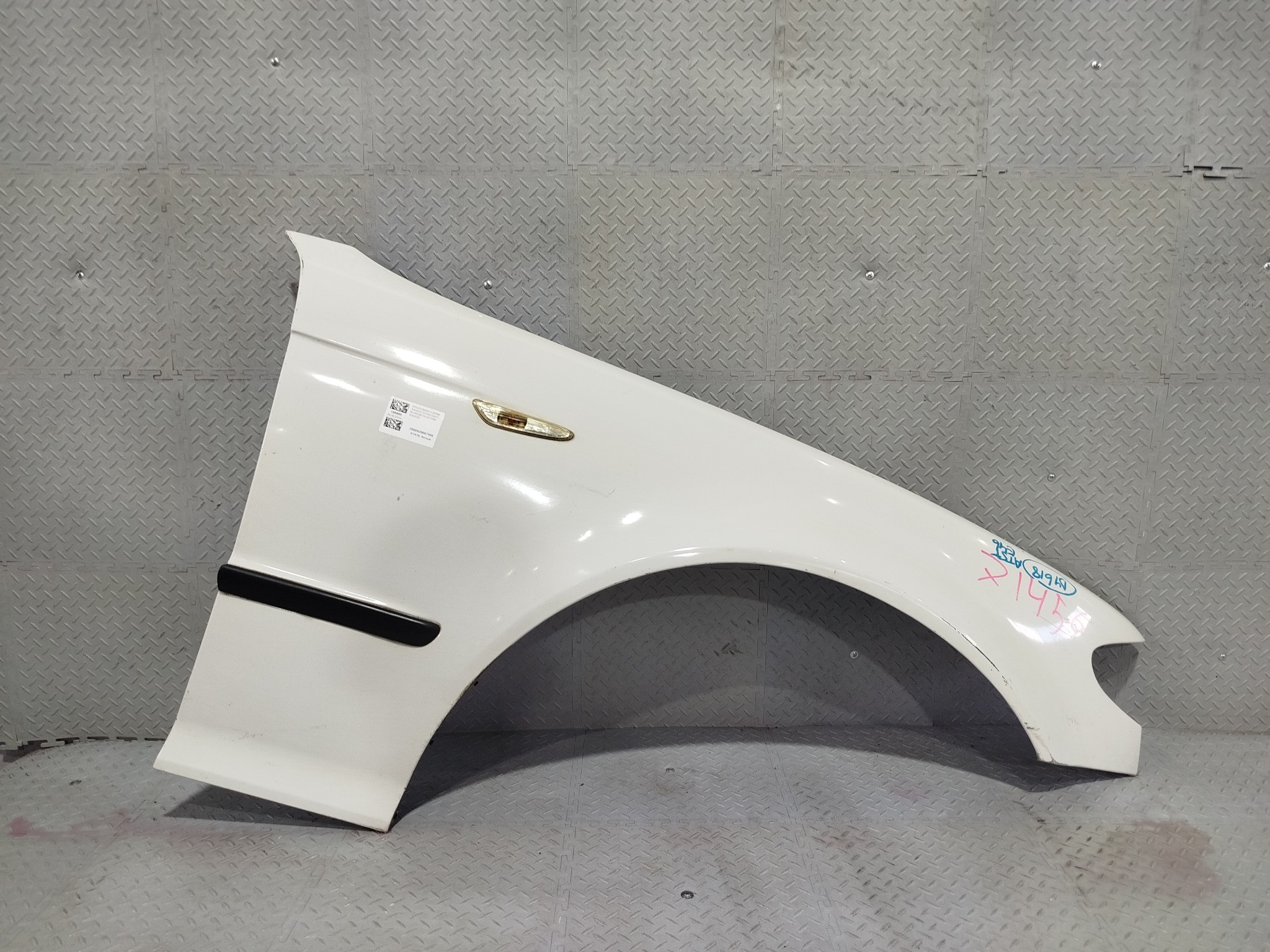 КРЫЛО BMW 3-SERIES 41357042324 ПЕРЕДНЕЕ ПРАВОЕ белый DY618