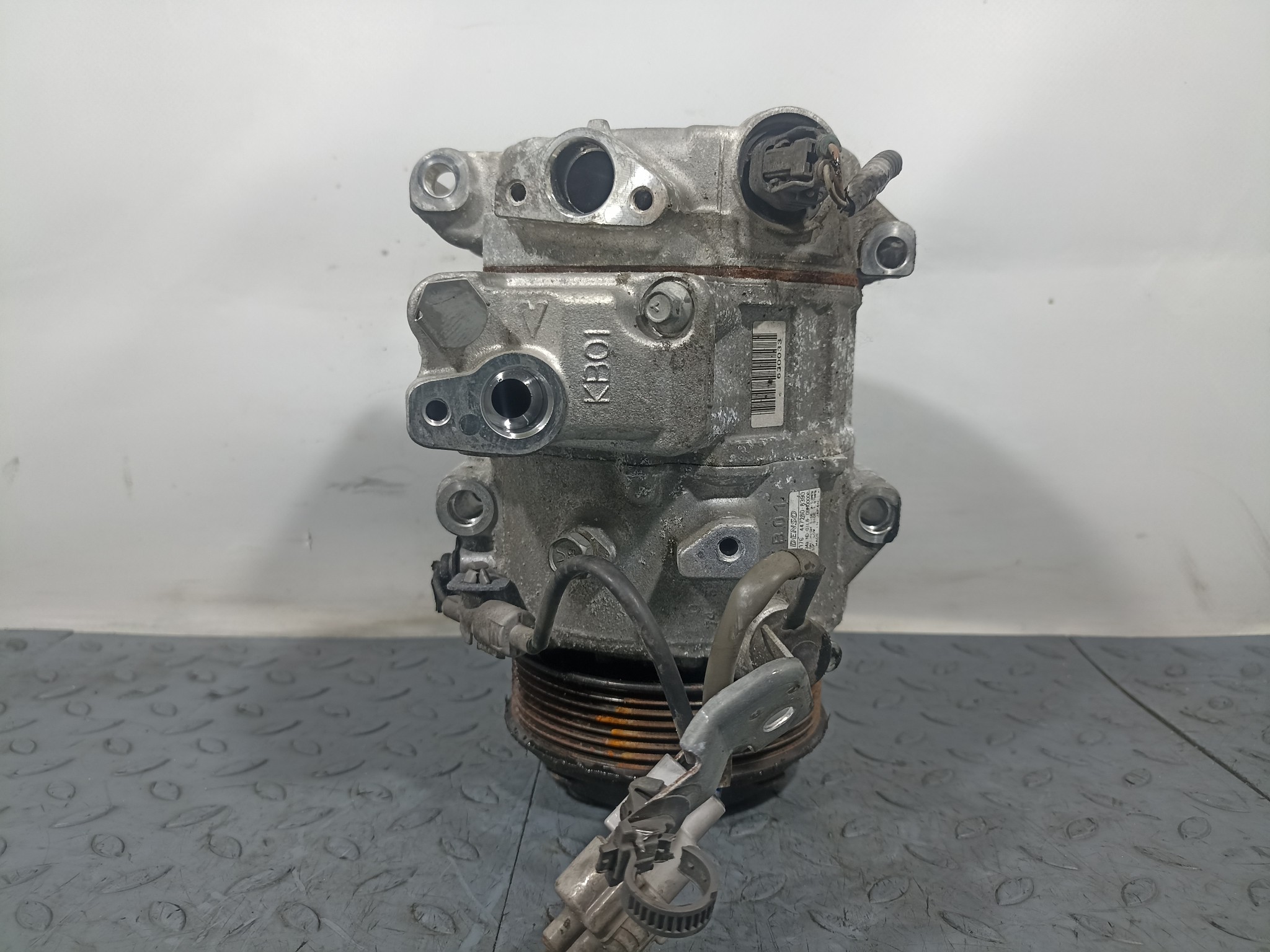 КОМПРЕССОР КОНДИЦИОНЕРА TOYOTA LEXUS 8832028420 YA016Z