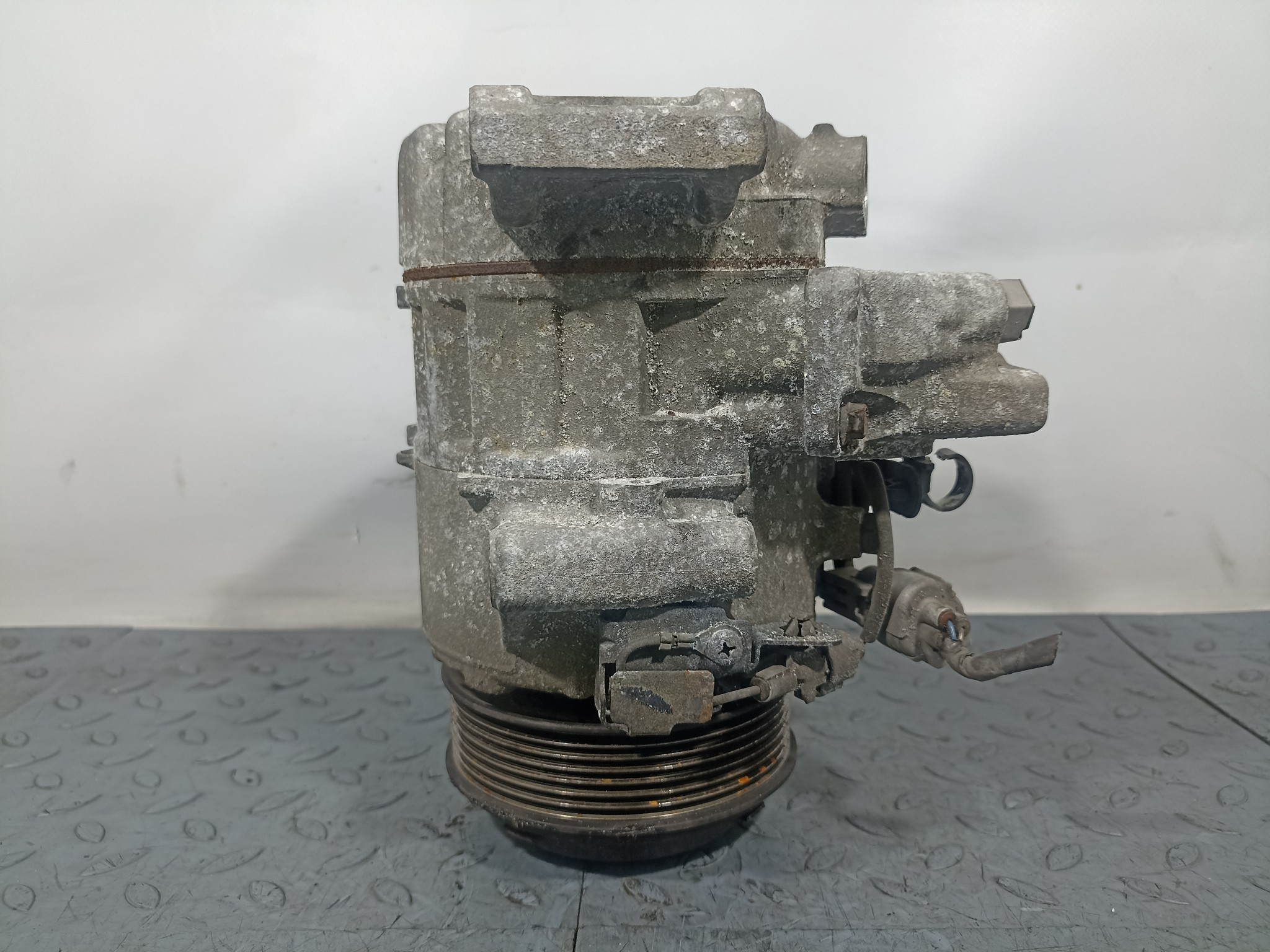 КОМПРЕССОР КОНДИЦИОНЕРА TOYOTA LEXUS 8832028420 YA020Z