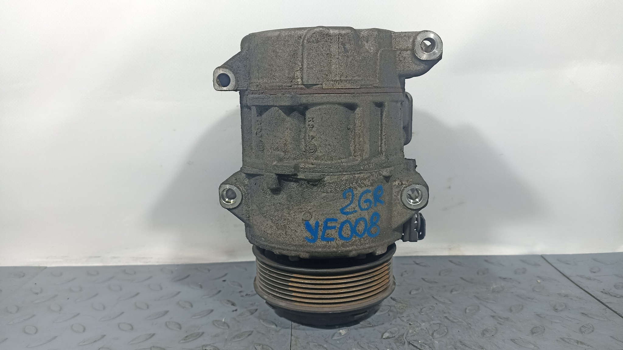 КОМПРЕССОР КОНДИЦИОНЕРА TOYOTA LEXUS 8832028420 YA008