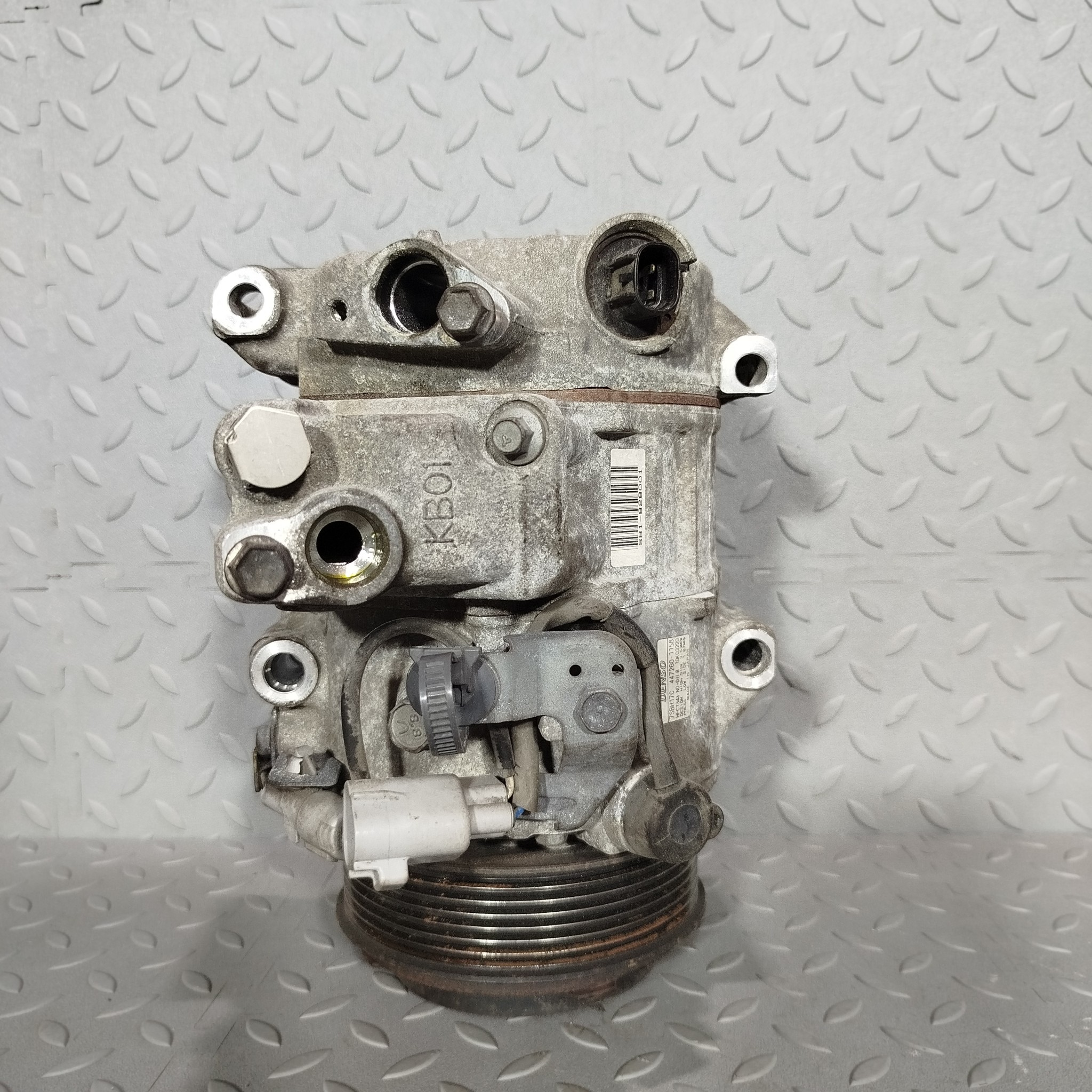 КОМПРЕССОР КОНДИЦИОНЕРА TOYOTA LEXUS 8832028420 FA930Z