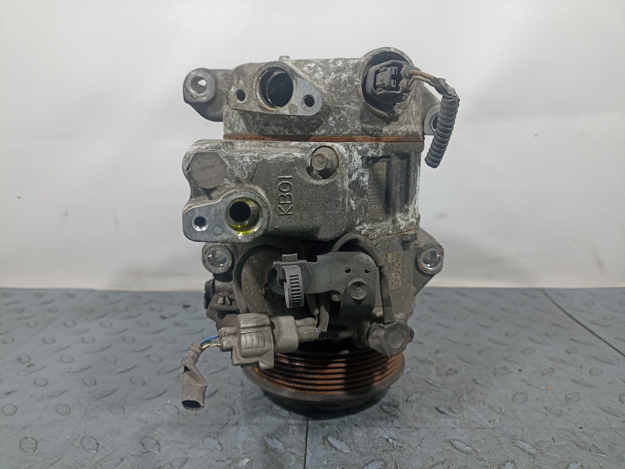 КОМПРЕССОР КОНДИЦИОНЕРА TOYOTA LEXUS 8832028420 YA017Z