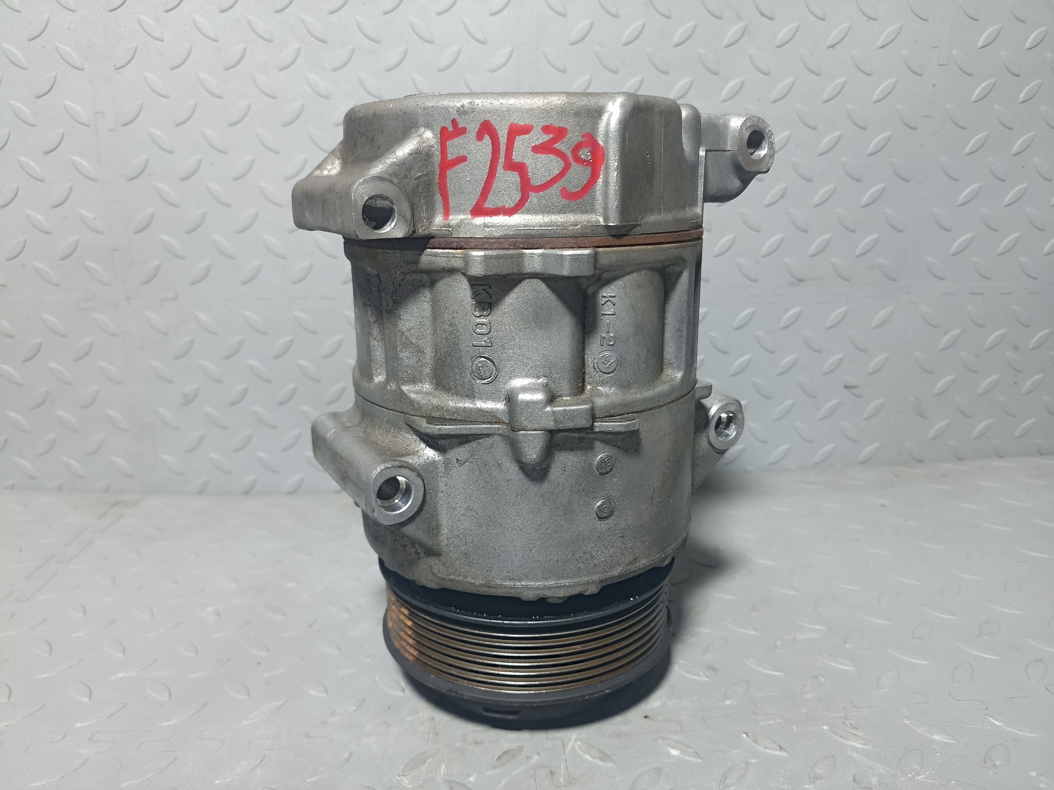 КОМПРЕССОР КОНДИЦИОНЕРА TOYOTA LEXUS 8832028420 F2539Z