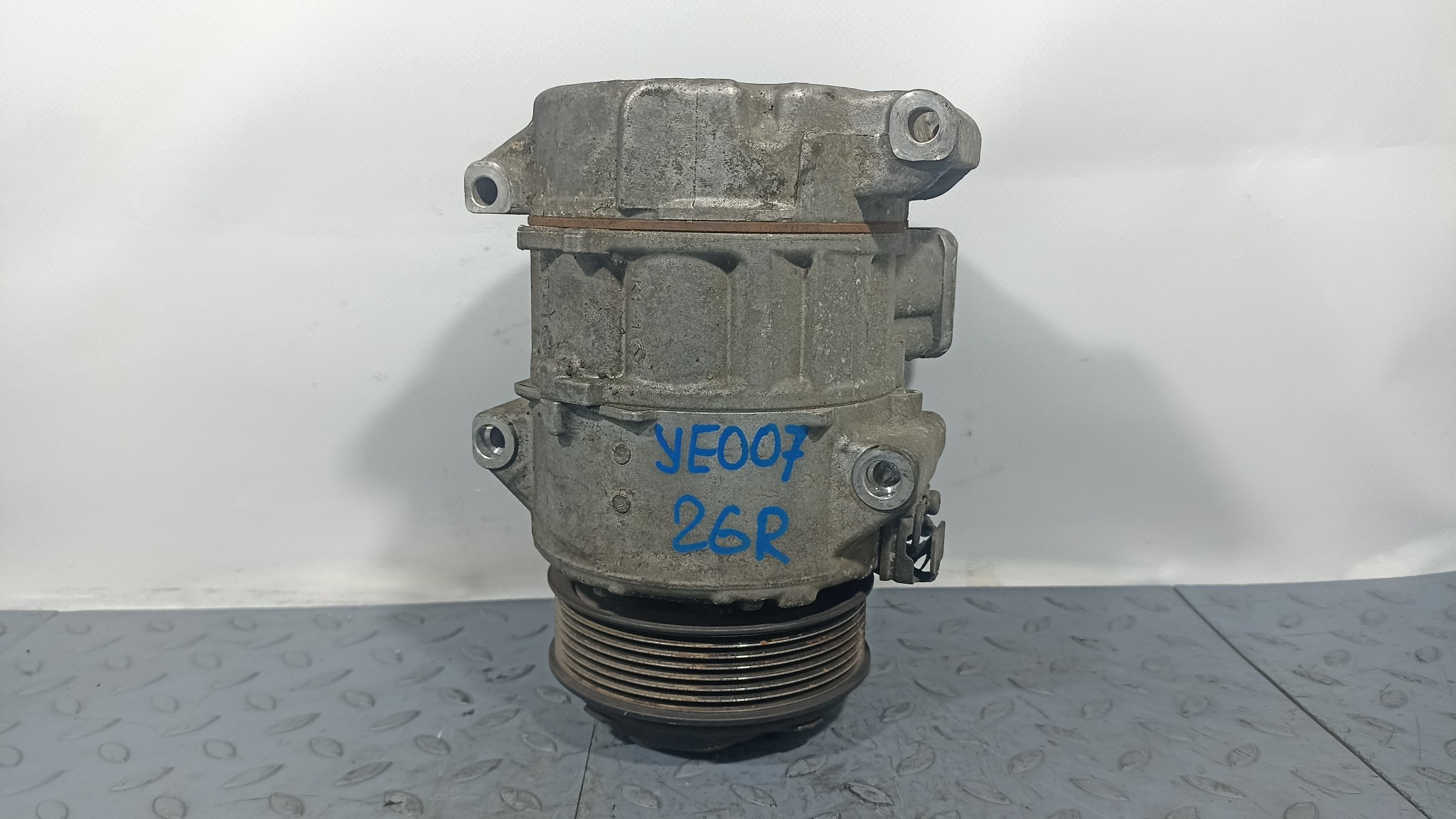 КОМПРЕССОР КОНДИЦИОНЕРА TOYOTA LEXUS 8832028420 YA007