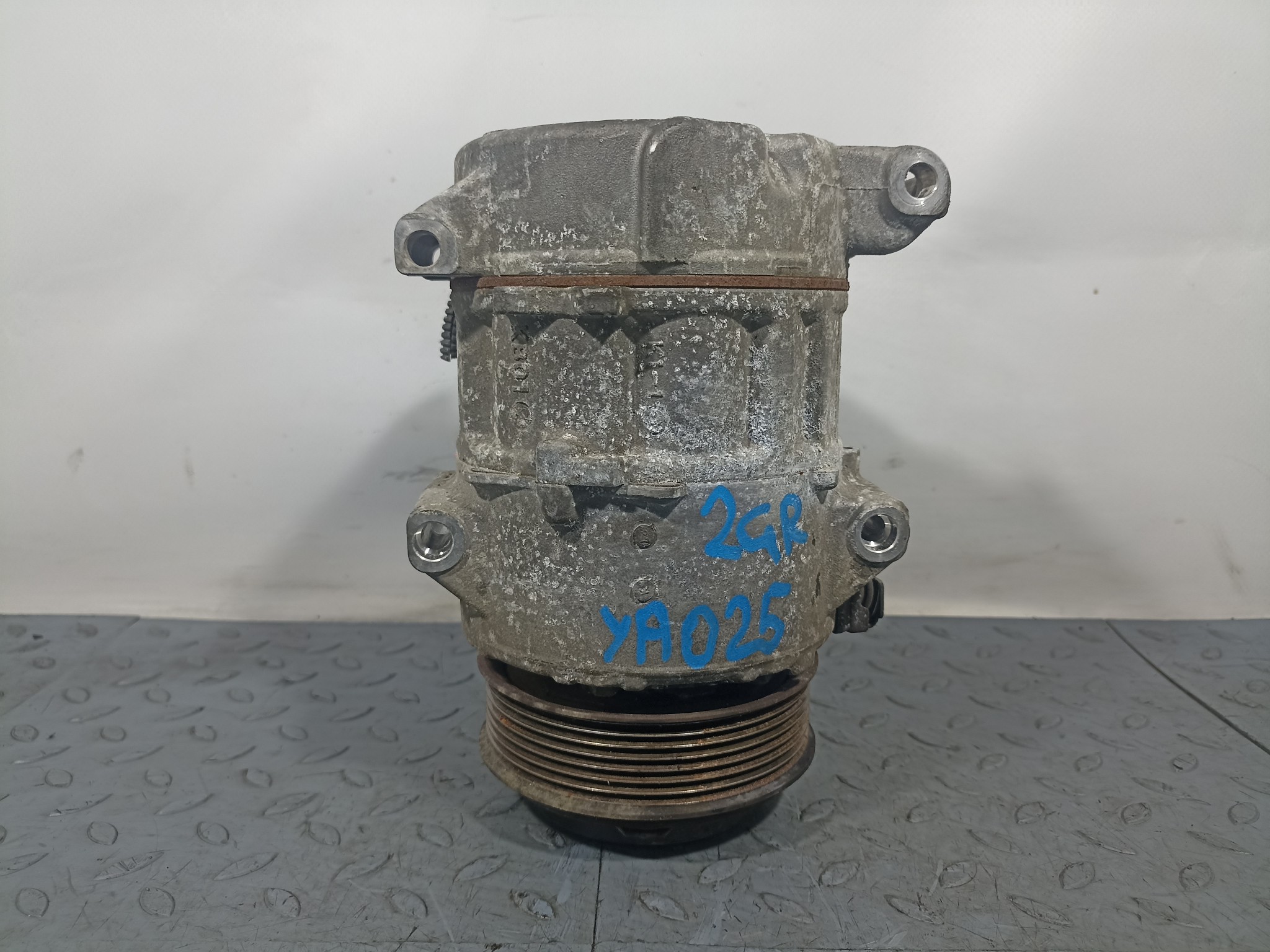 КОМПРЕССОР КОНДИЦИОНЕРА TOYOTA LEXUS 8832028420 YA025Z