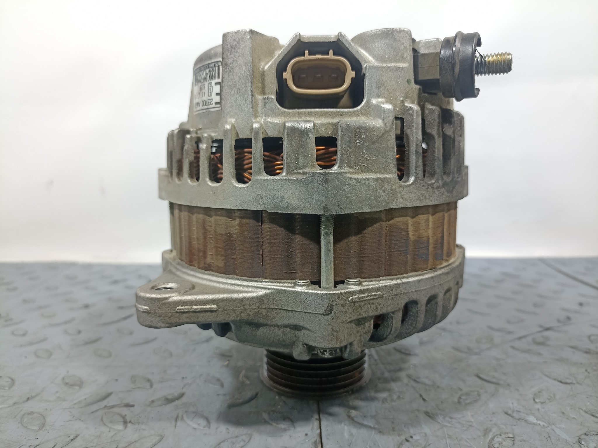 ГЕНЕРАТОР SUBARU 23700AA610  U1422Z