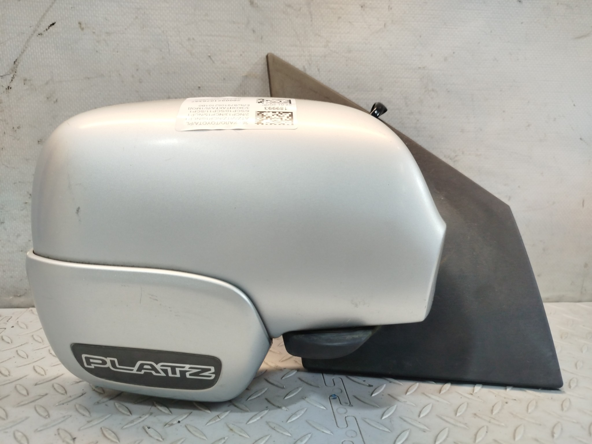 ЗЕРКАЛО TOYOTA PLATZ VITZ ПРАВОЕ 8791052101B0 серебро, 199 KE748