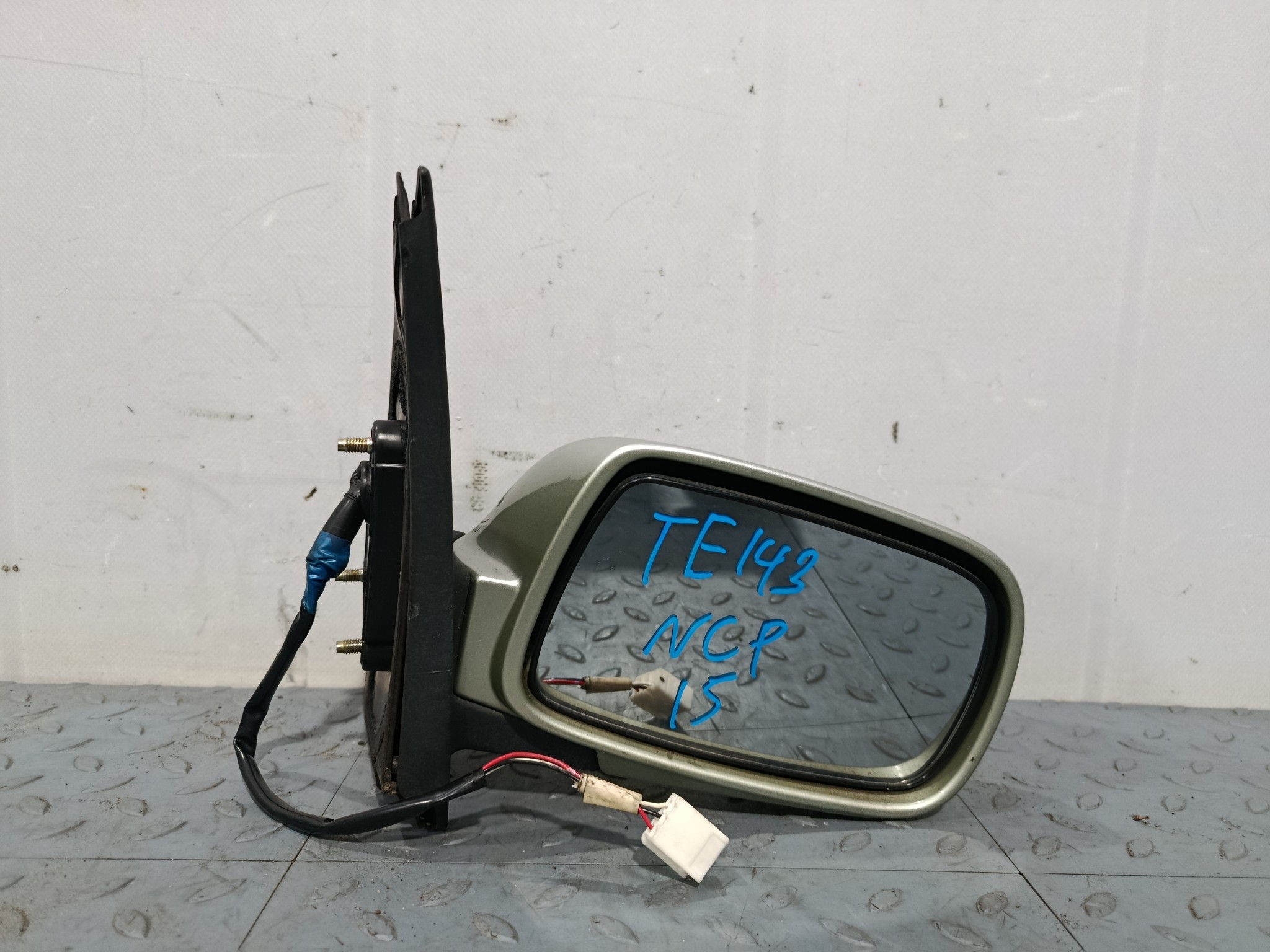 ЗЕРКАЛО TOYOTA PLATZ VITZ ПРАВОЕ 8791052101B0 зеленый, 6Q2 TE143
