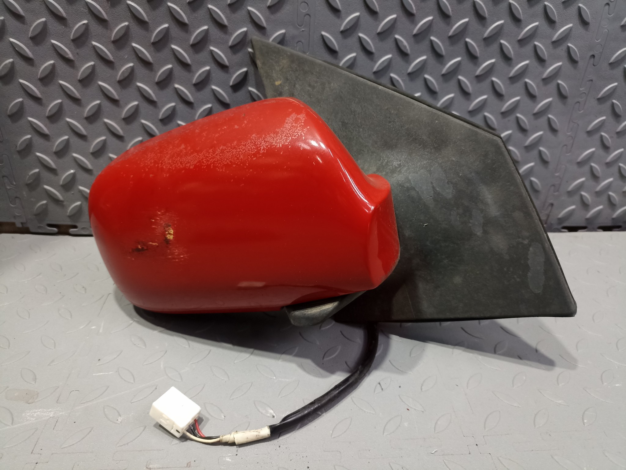 ЗЕРКАЛО TOYOTA PLATZ VITZ ПРАВОЕ 8791052101B0 красный, 3P0 S4028Z