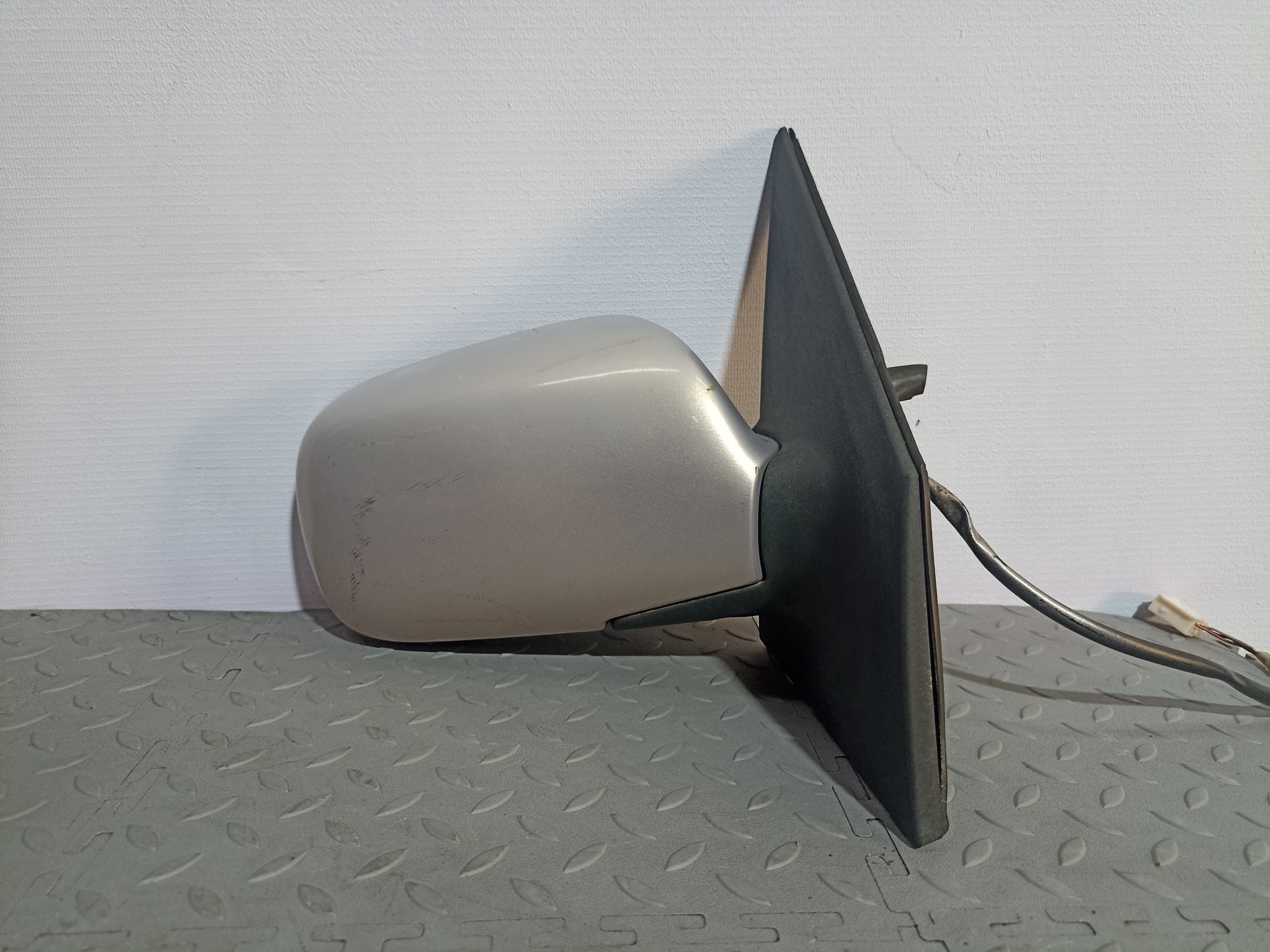 ЗЕРКАЛО TOYOTA PLATZ VITZ ПРАВОЕ 8791052101B0 розовый, 3N7 S3735Z