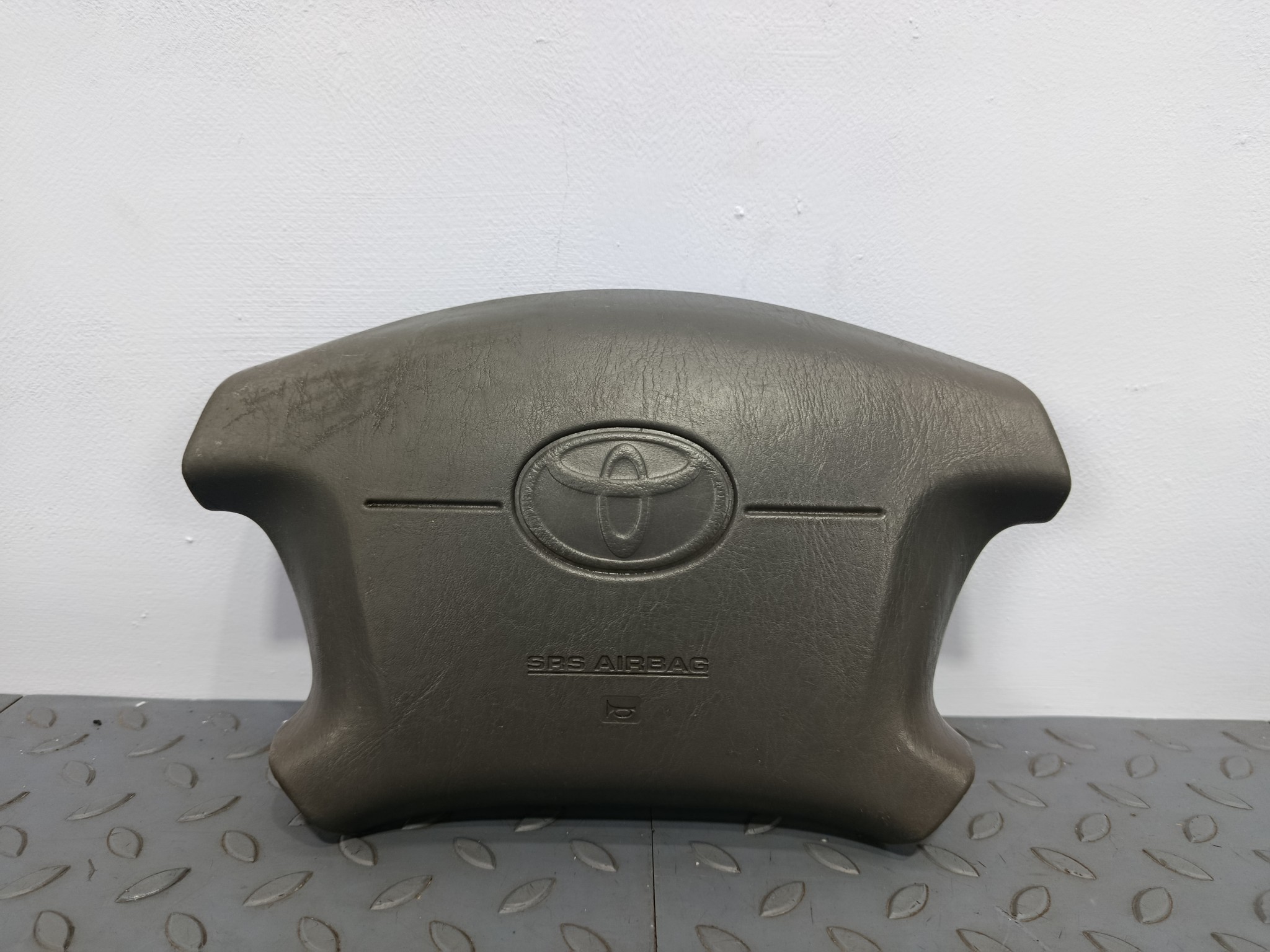 AIRBAG НА РУЛЬ TOYOTA  серый, 1C0 S4156