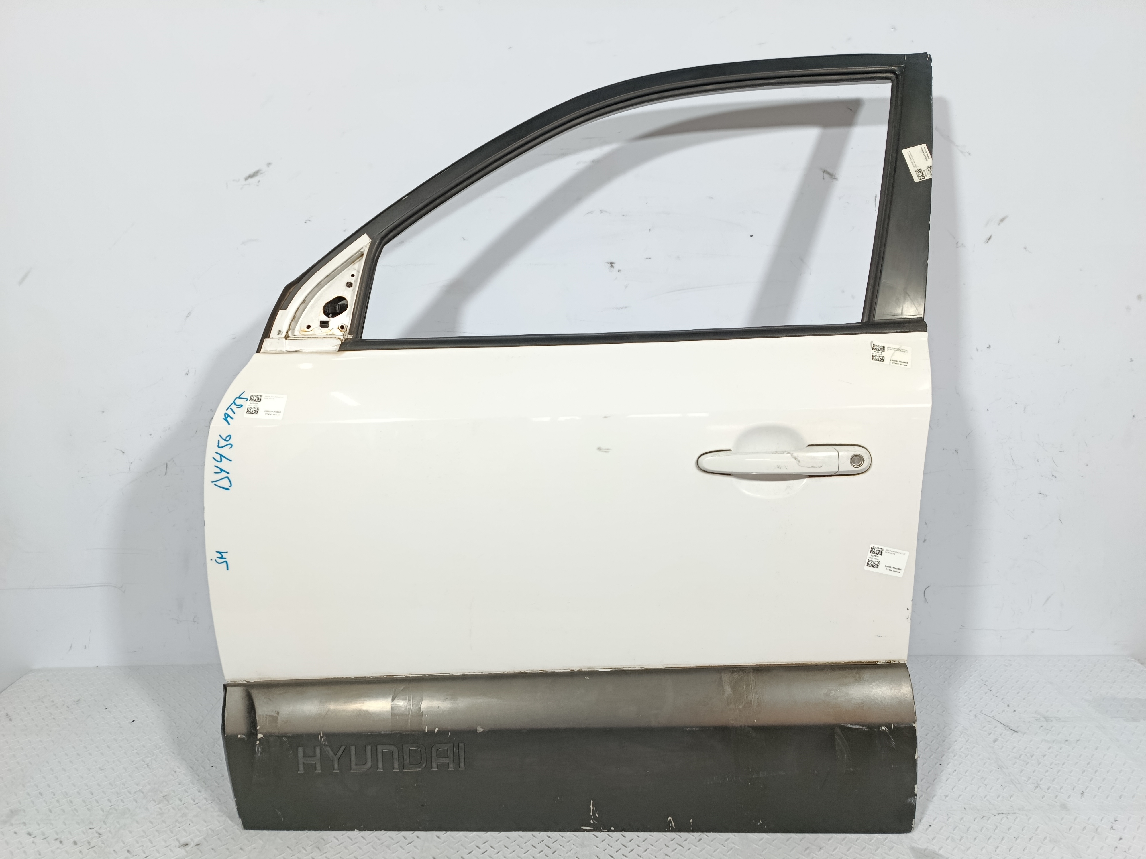 ДВЕРЬ HYUNDAI TUCSON 760032E050 ПЕРЕДНЯЯ ЛЕВАЯ белый DY456