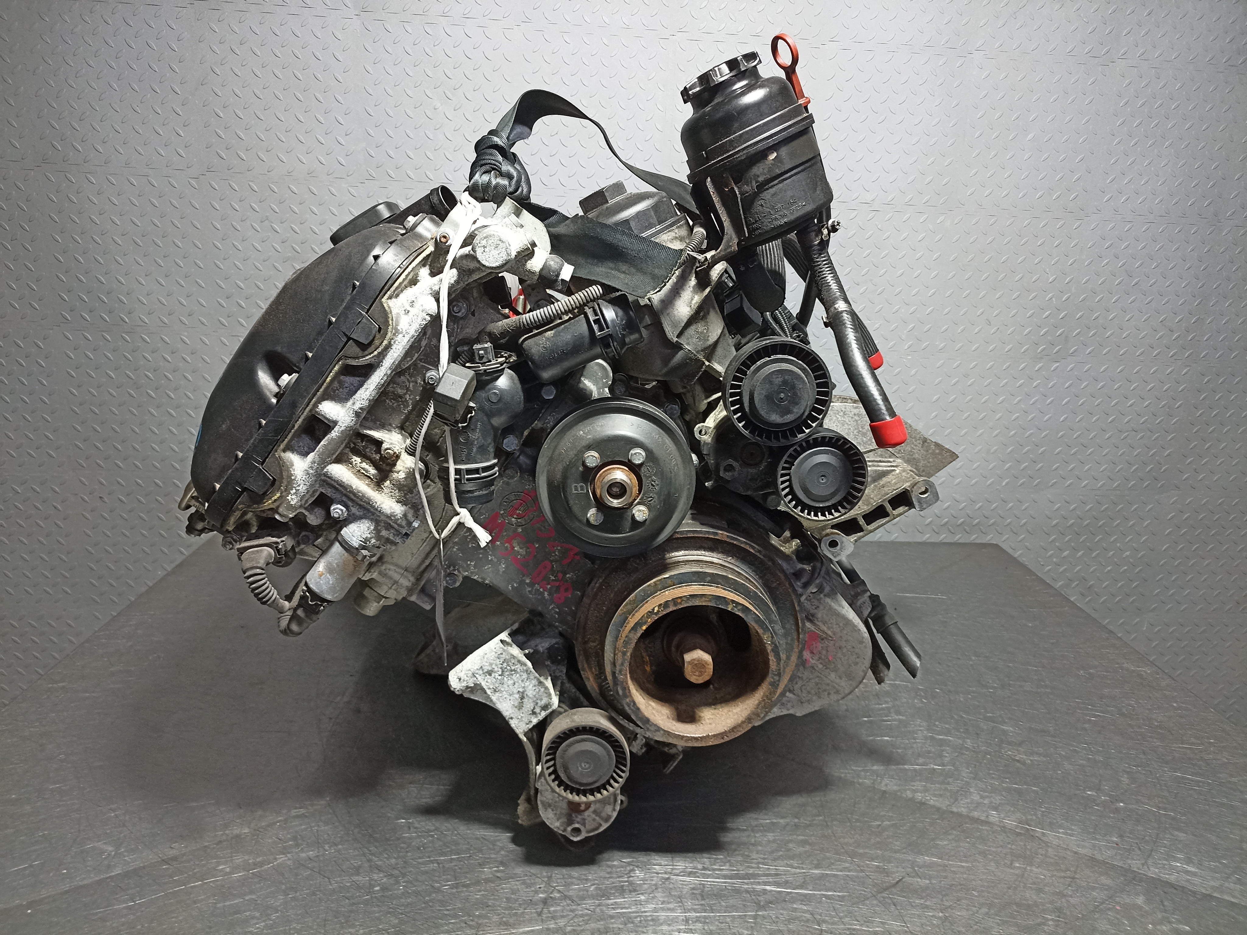 ДВИГАТЕЛЬ M52B28/286S2 BMW 11001439033 DY524-37392311