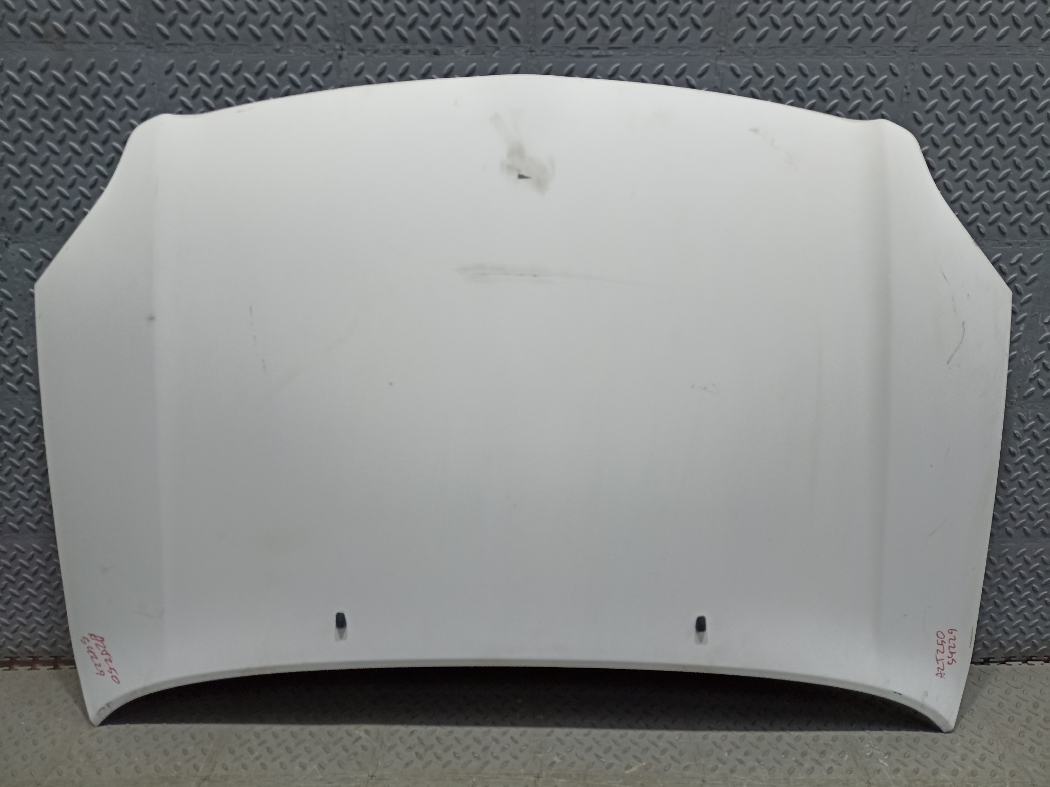 КАПОТ TOYOTA AVENSIS 5330105030 белый, 040 S4229