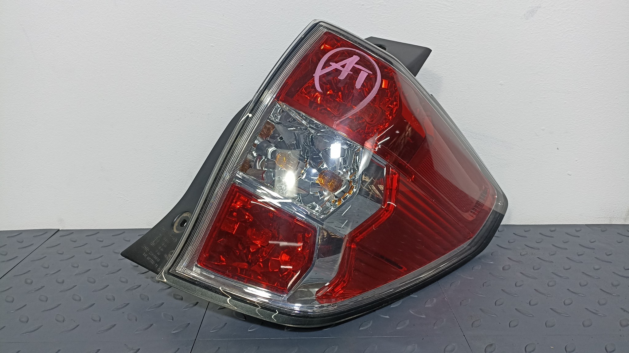 ФОНАРЬ SUBARU ПРАВЫЙ 84912SC140  NA7633
