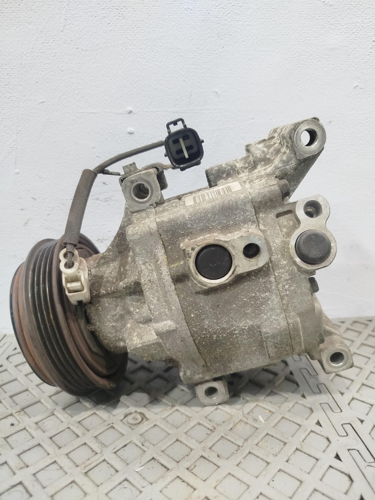 КОМПРЕССОР КОНДИЦИОНЕРА TOYOTA 883201A480  D020