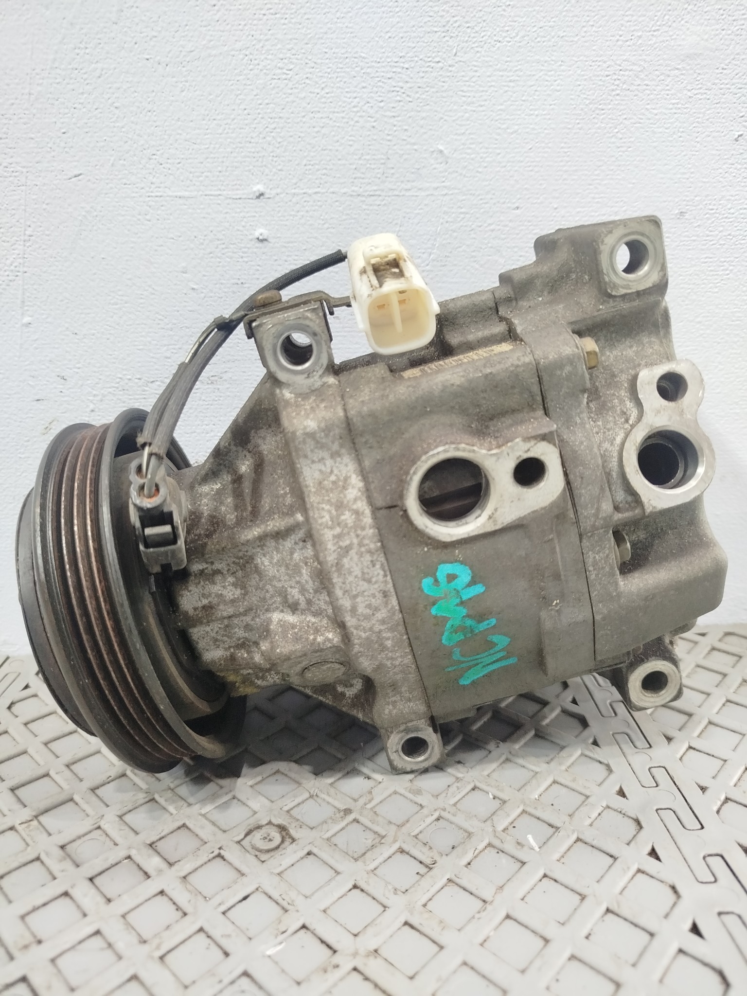 КОМПРЕССОР КОНДИЦИОНЕРА TOYOTA 883201A480  XA6908Z