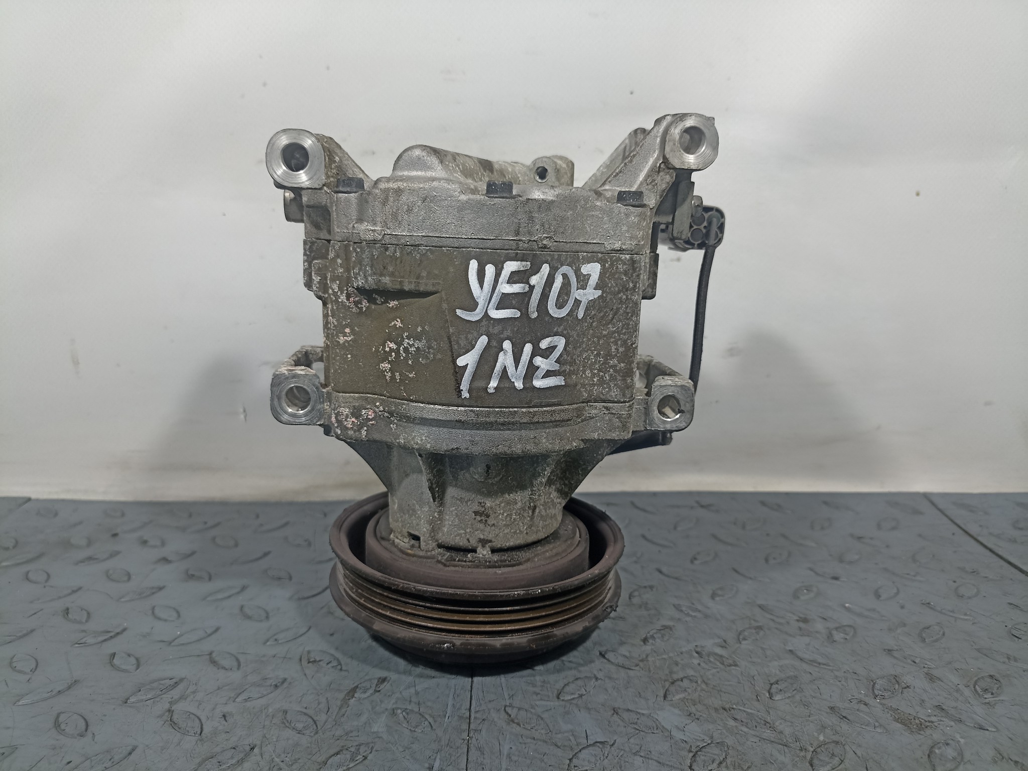 КОМПРЕССОР КОНДИЦИОНЕРА TOYOTA 883201A480  YE107Z