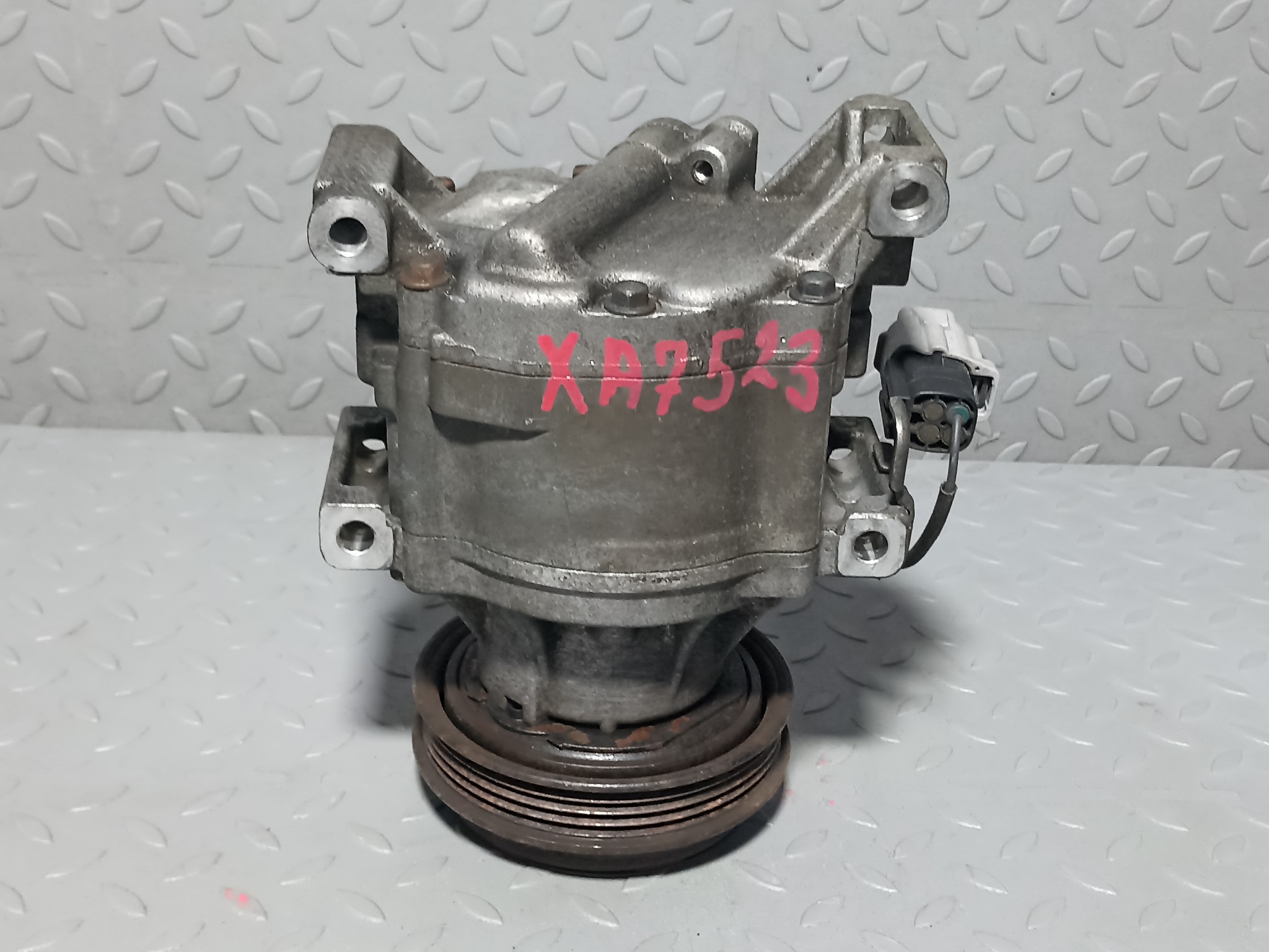 КОМПРЕССОР КОНДИЦИОНЕРА TOYOTA 883201A480  XA7523Z