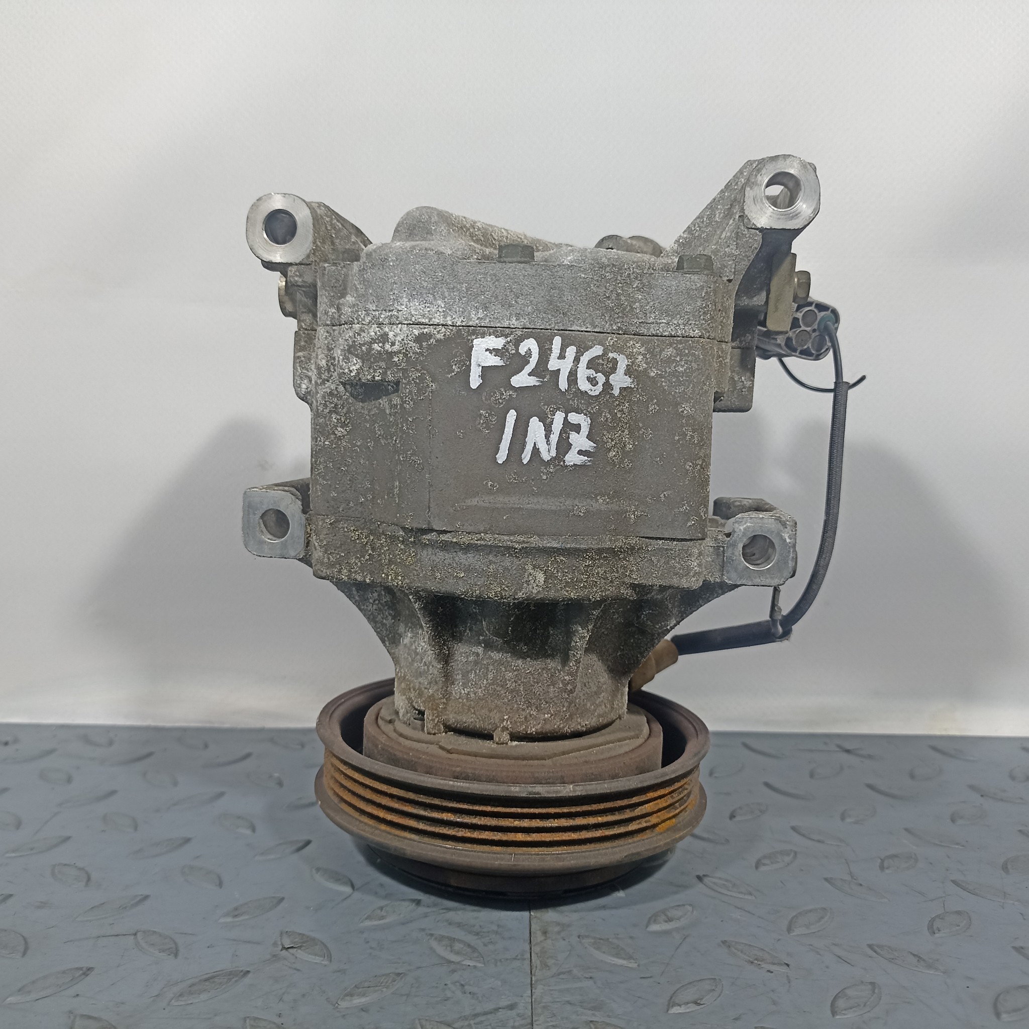 КОМПРЕССОР КОНДИЦИОНЕРА TOYOTA 883201A480  F2467Z