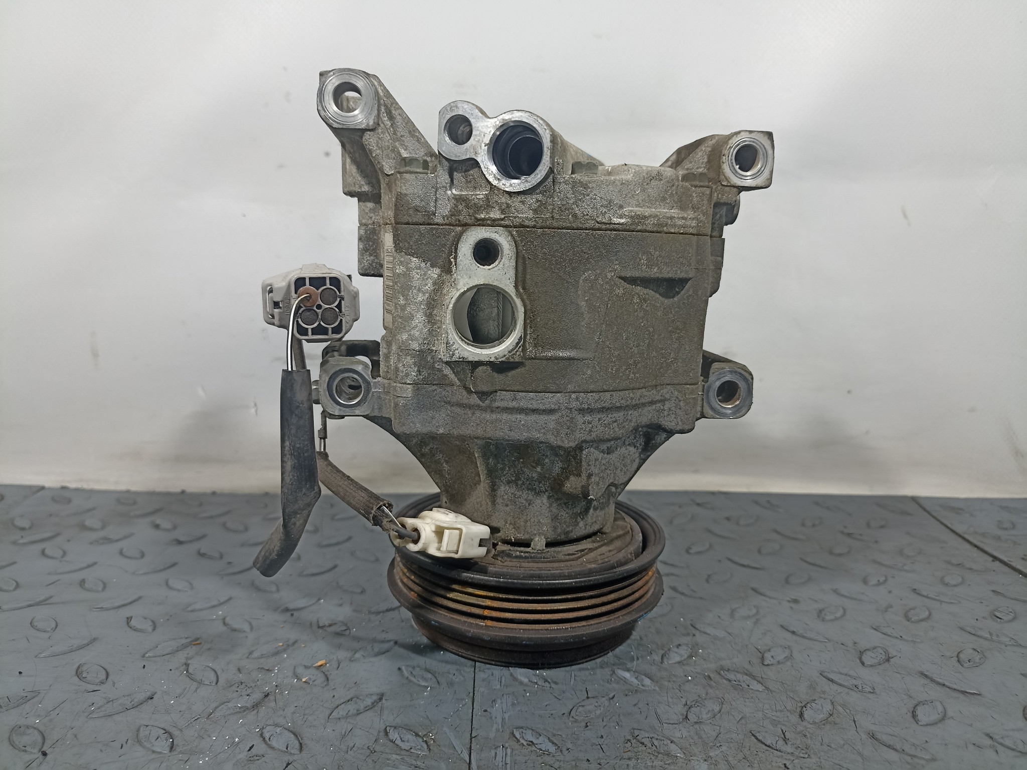 КОМПРЕССОР КОНДИЦИОНЕРА TOYOTA 883201A480  F2683Z