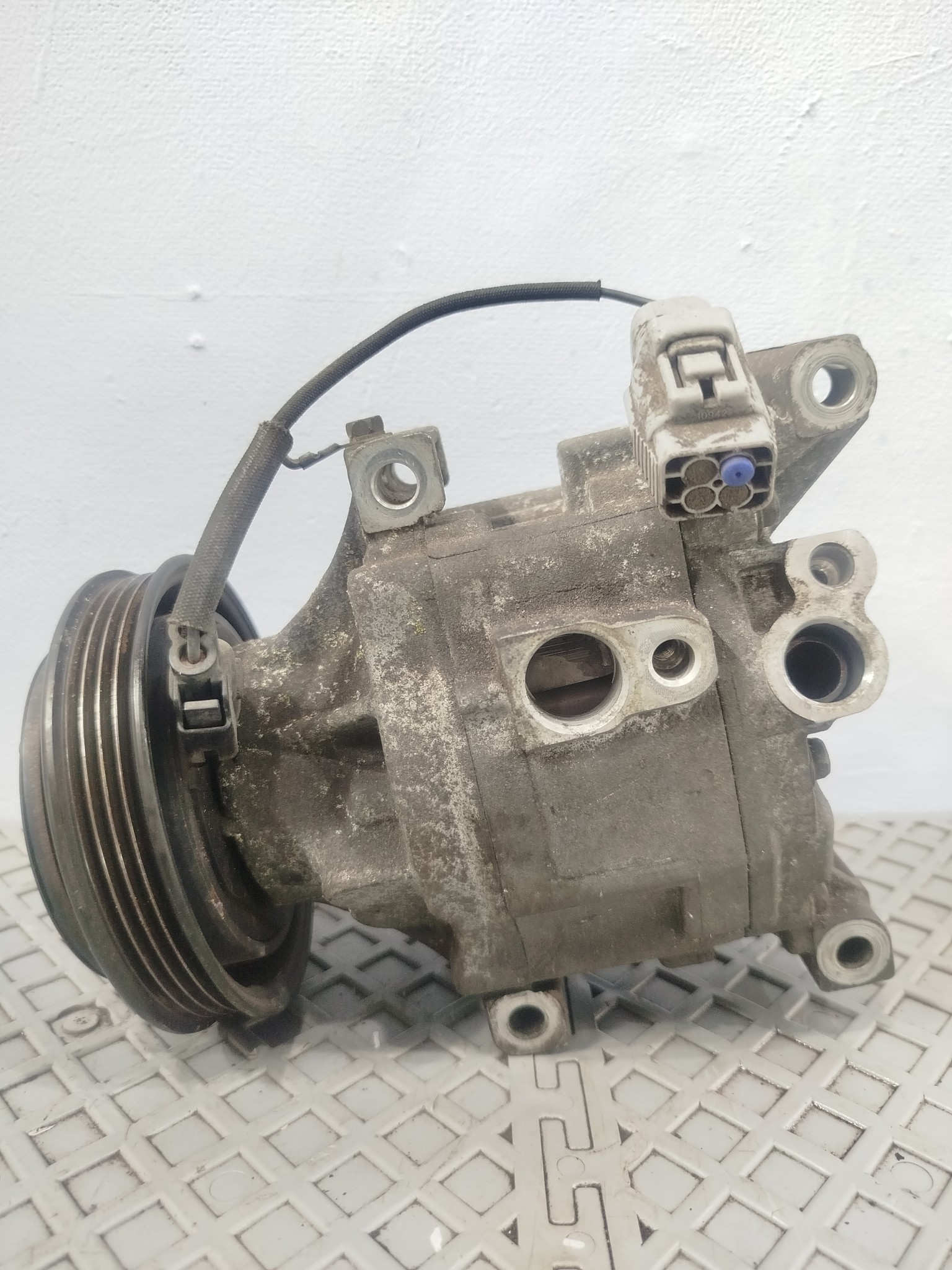 КОМПРЕССОР КОНДИЦИОНЕРА TOYOTA 883201A480  D005