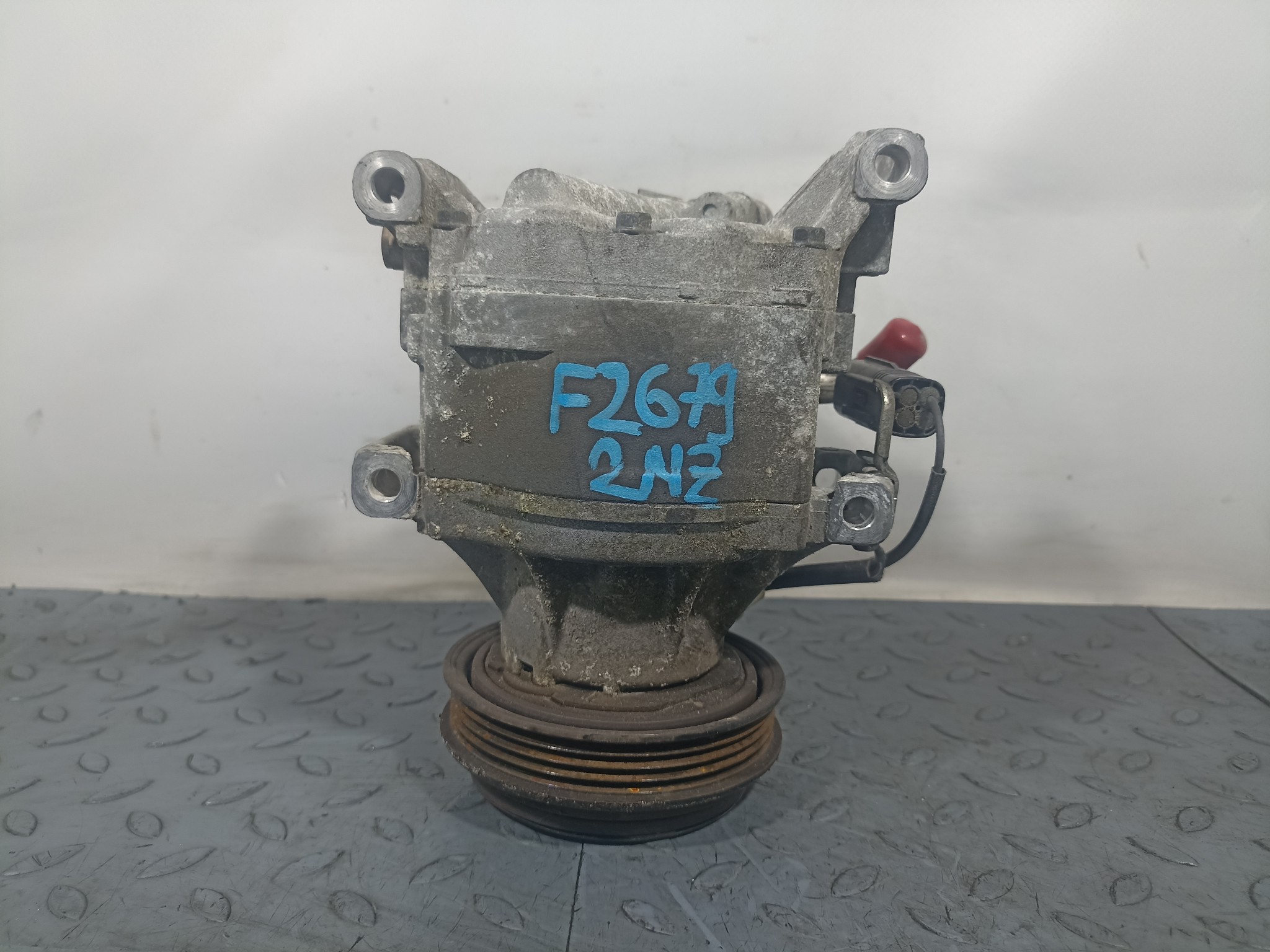 КОМПРЕССОР КОНДИЦИОНЕРА TOYOTA 883201A480  F2679Z