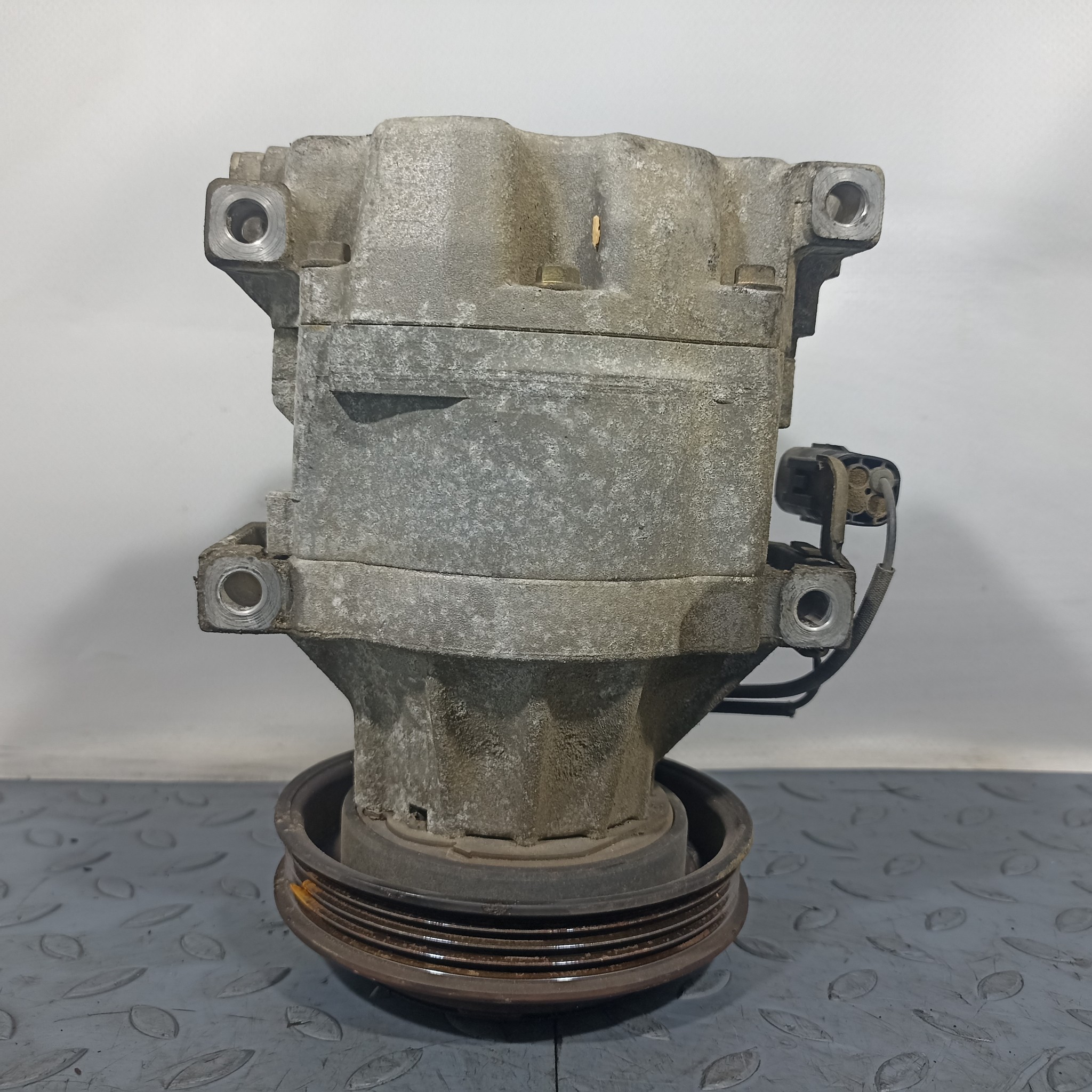 КОМПРЕССОР КОНДИЦИОНЕРА TOYOTA 883201A480  F2573Z