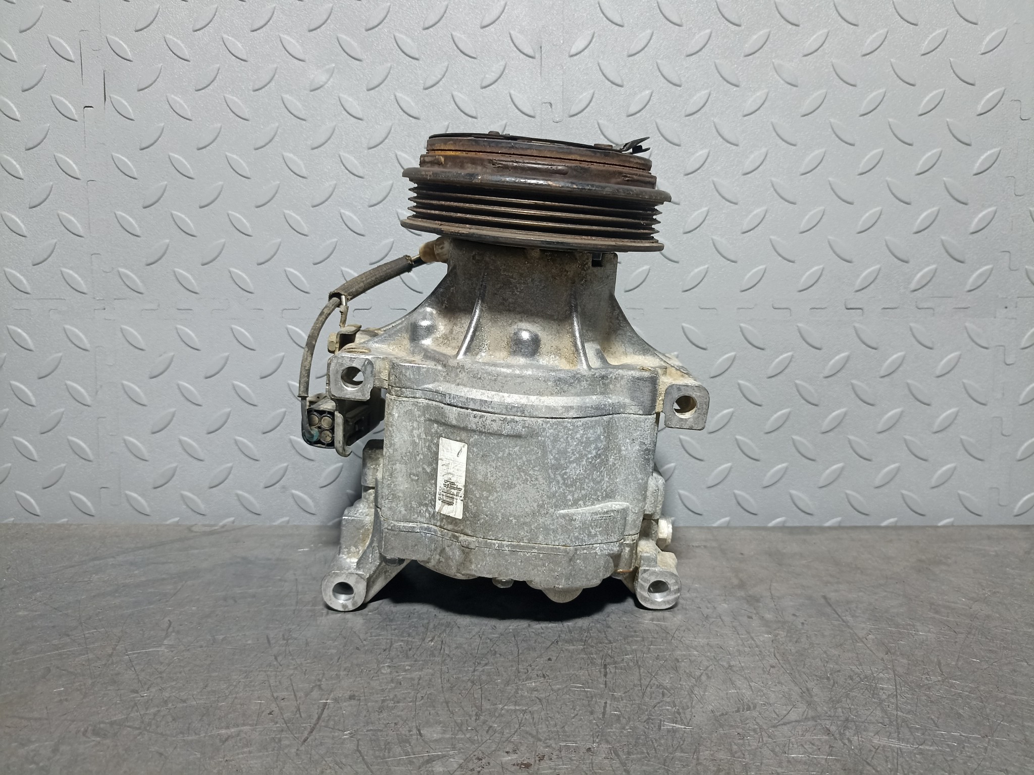 КОМПРЕССОР КОНДИЦИОНЕРА TOYOTA 883201A480  XA7571Z