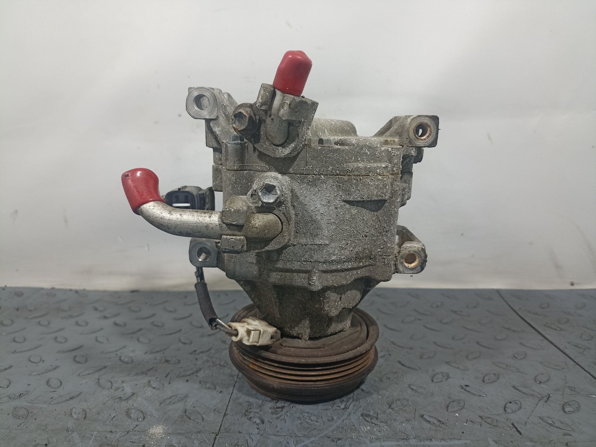 КОМПРЕССОР КОНДИЦИОНЕРА TOYOTA 883201A480  F2652Z